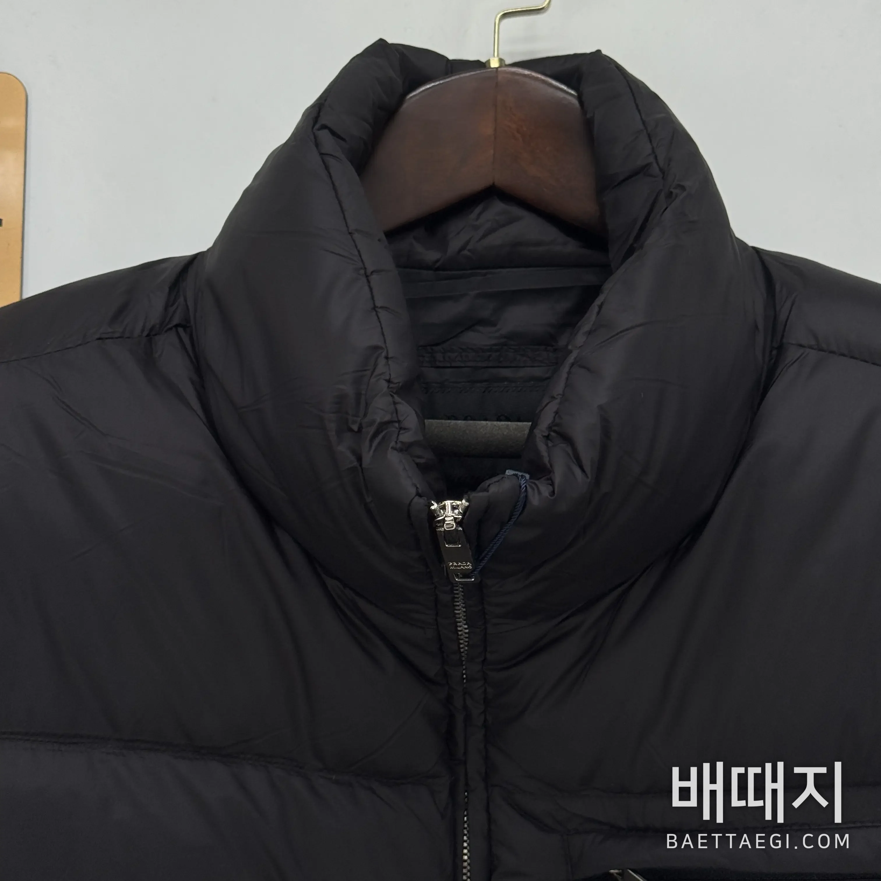 프라다 거위 솜털 남성 조끼 207265 검수사진 2