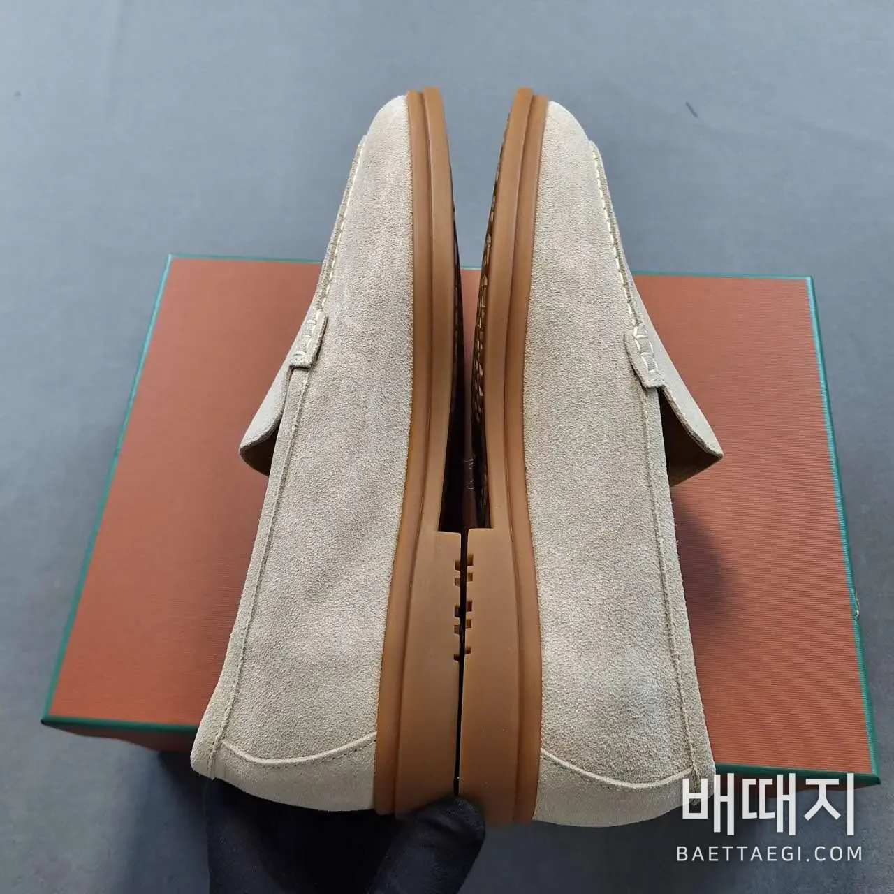 로로피아나 로퍼 스웨이드 검수사진 4