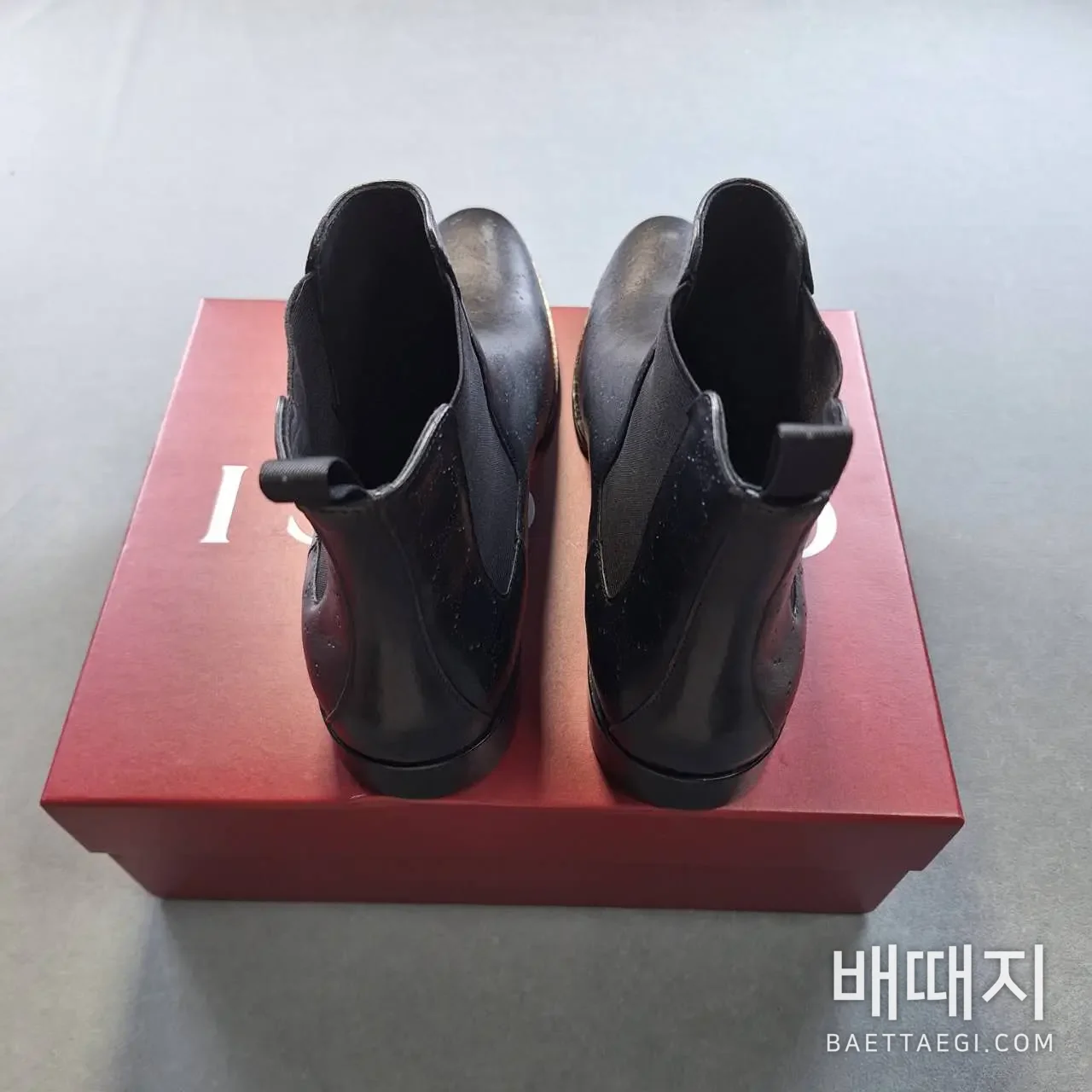 구찌 부츠 남성 가죽 더블 G 펀칭 디테일 검수사진 3