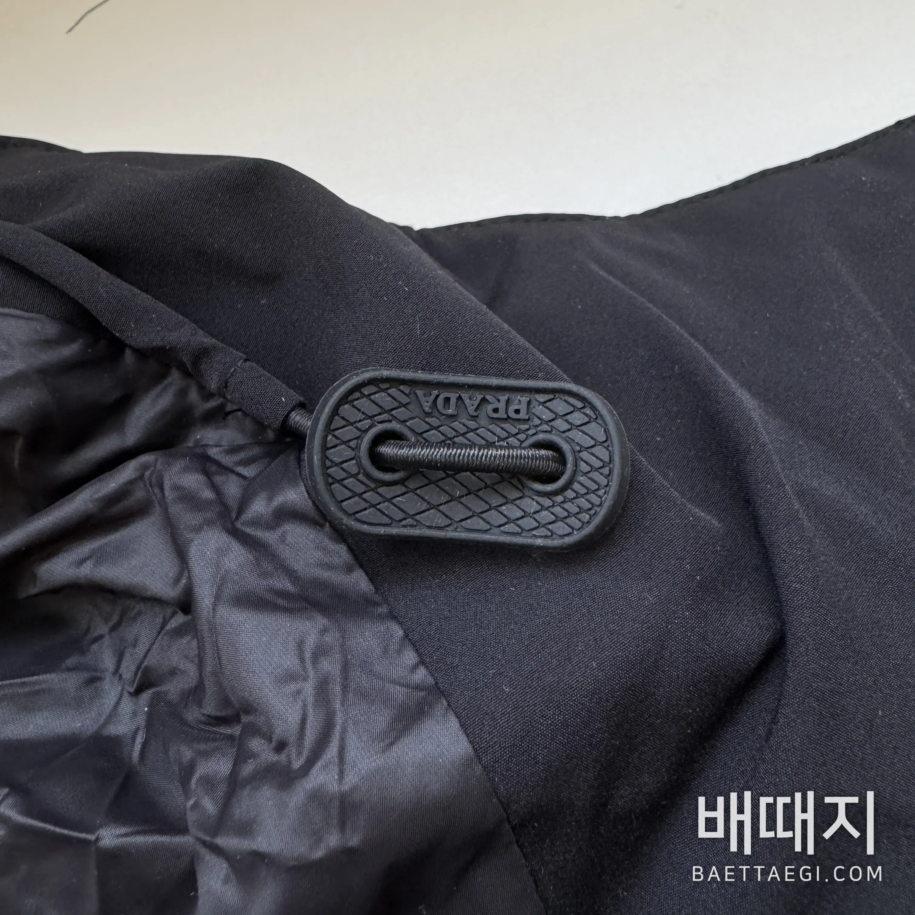 프라다 후드 다운 재킷 검수사진 2