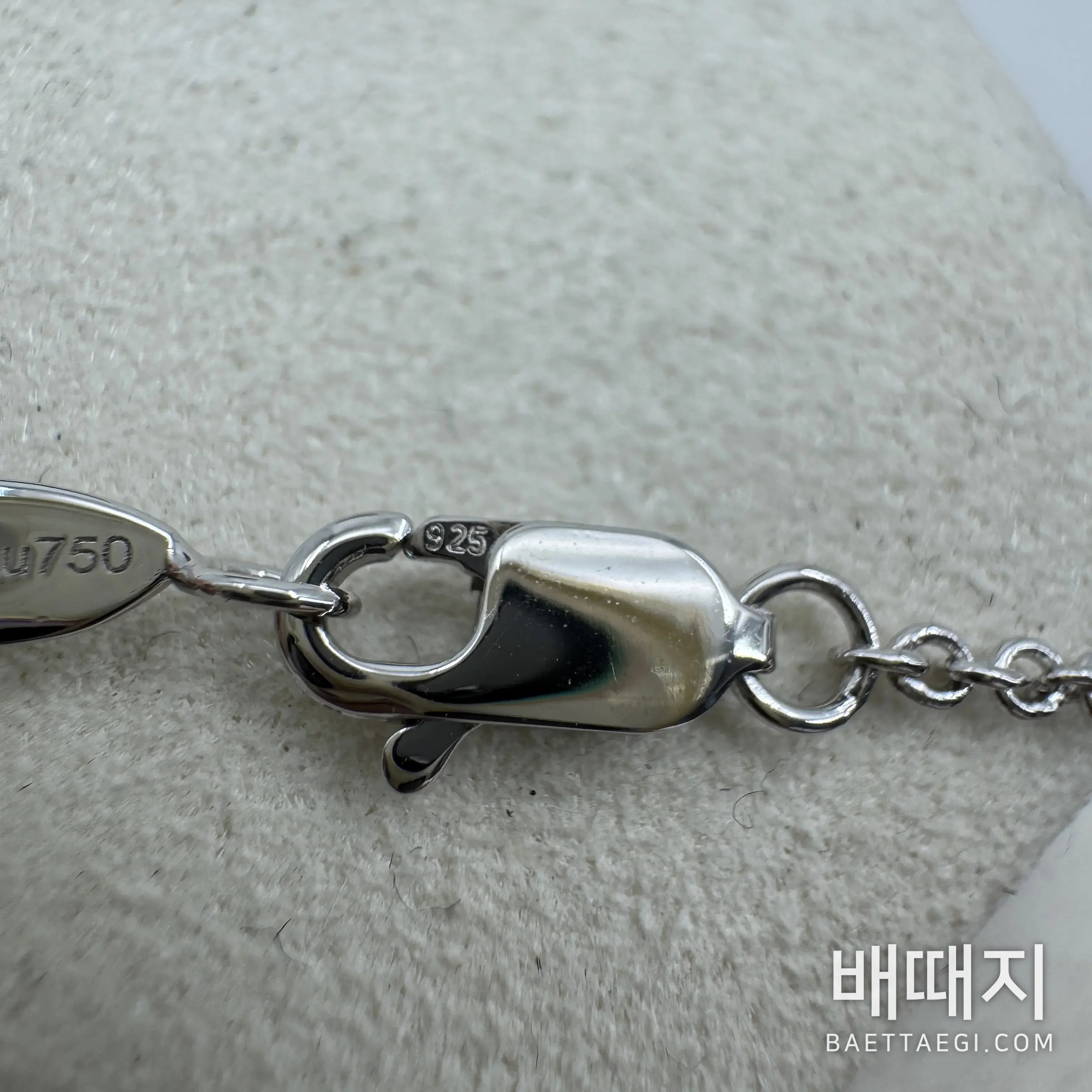 그라프 다이아몬드 꽃 모양 후프 목걸이 검수사진 4