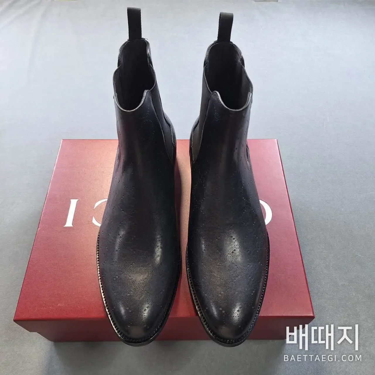 구찌 부츠 남성 가죽 더블 G 펀칭 디테일 검수사진 2