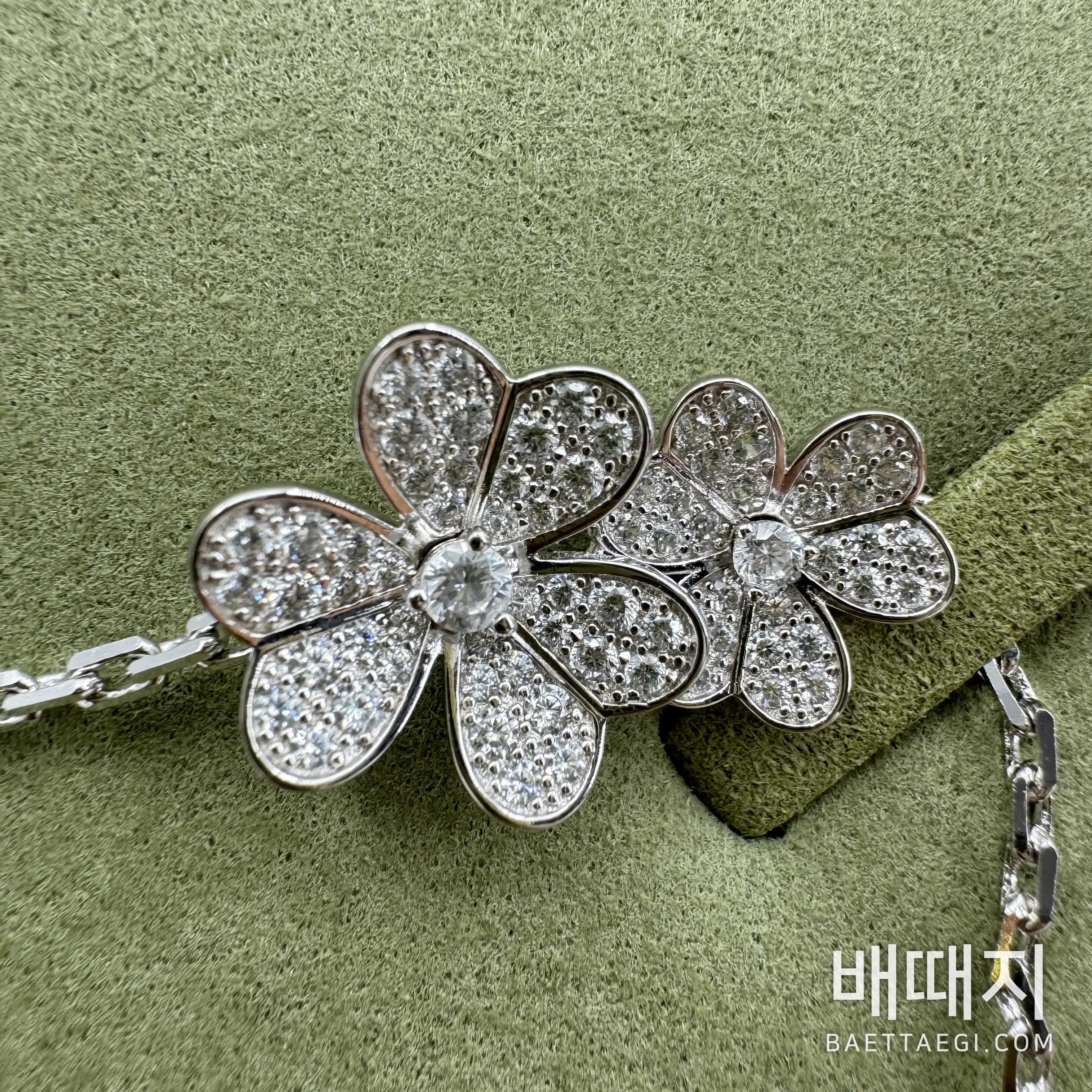 반클리프앤아펠 프리볼 하트 나인플라워 다이아몬드 목걸이 검수사진 3