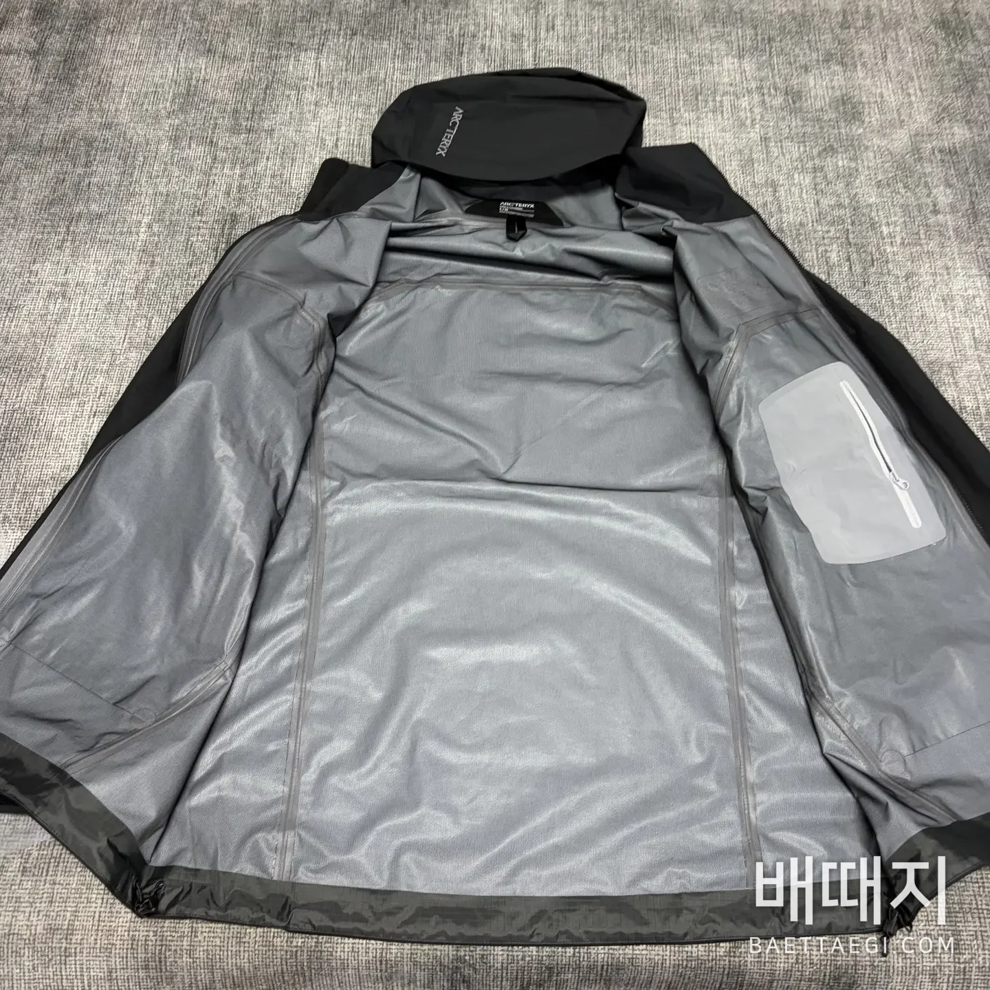 아크테릭스 베타 자켓 블랙 200154 Arc'teryx Beta Jacket Black 검수사진 4