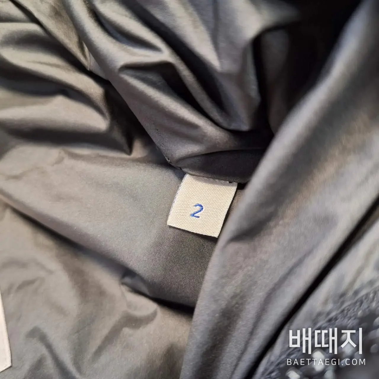몽클레르 남성 화이트덕다운 패딩 검수사진 5