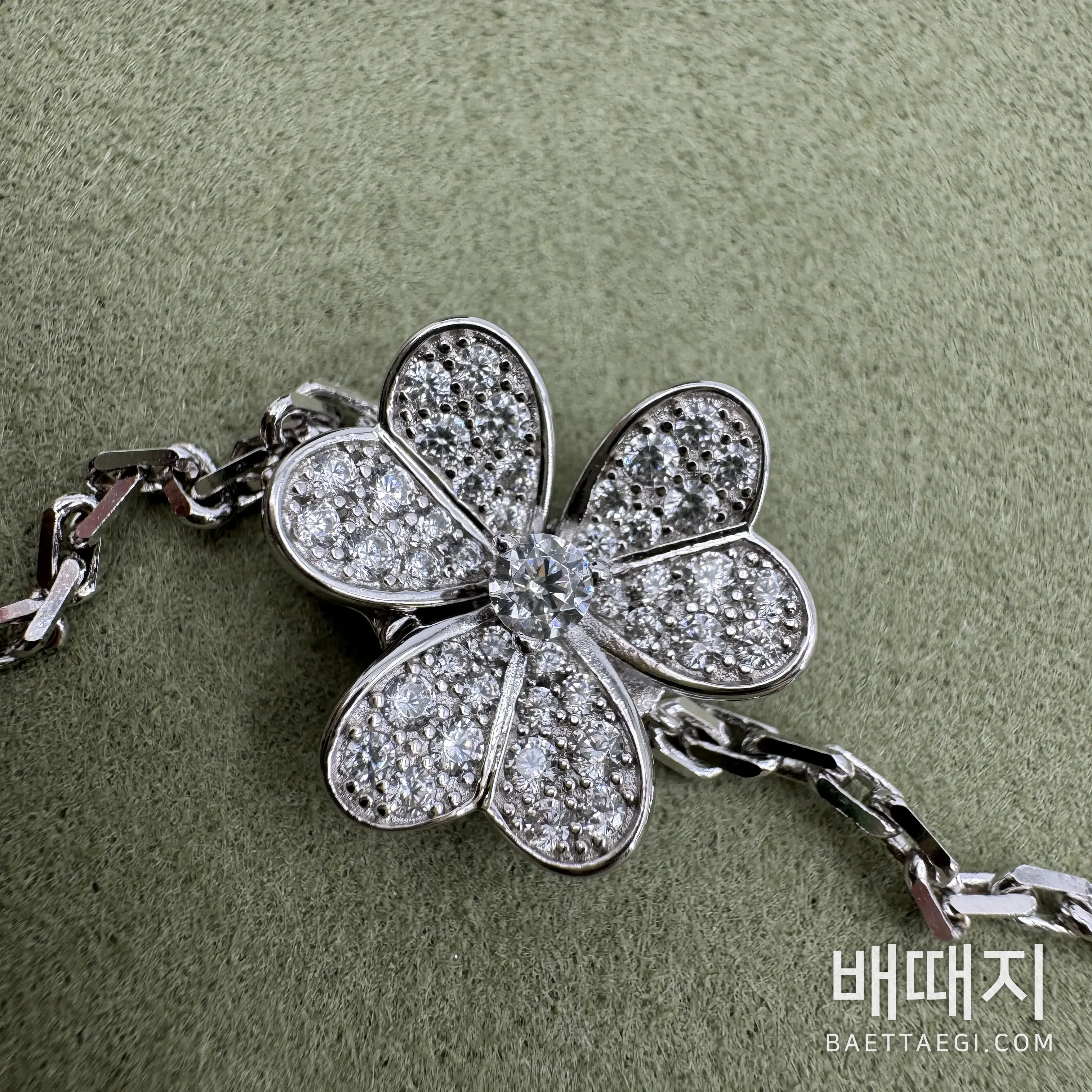 반클리프앤아펠 프리볼 하트 나인플라워 다이아몬드 목걸이 검수사진 2