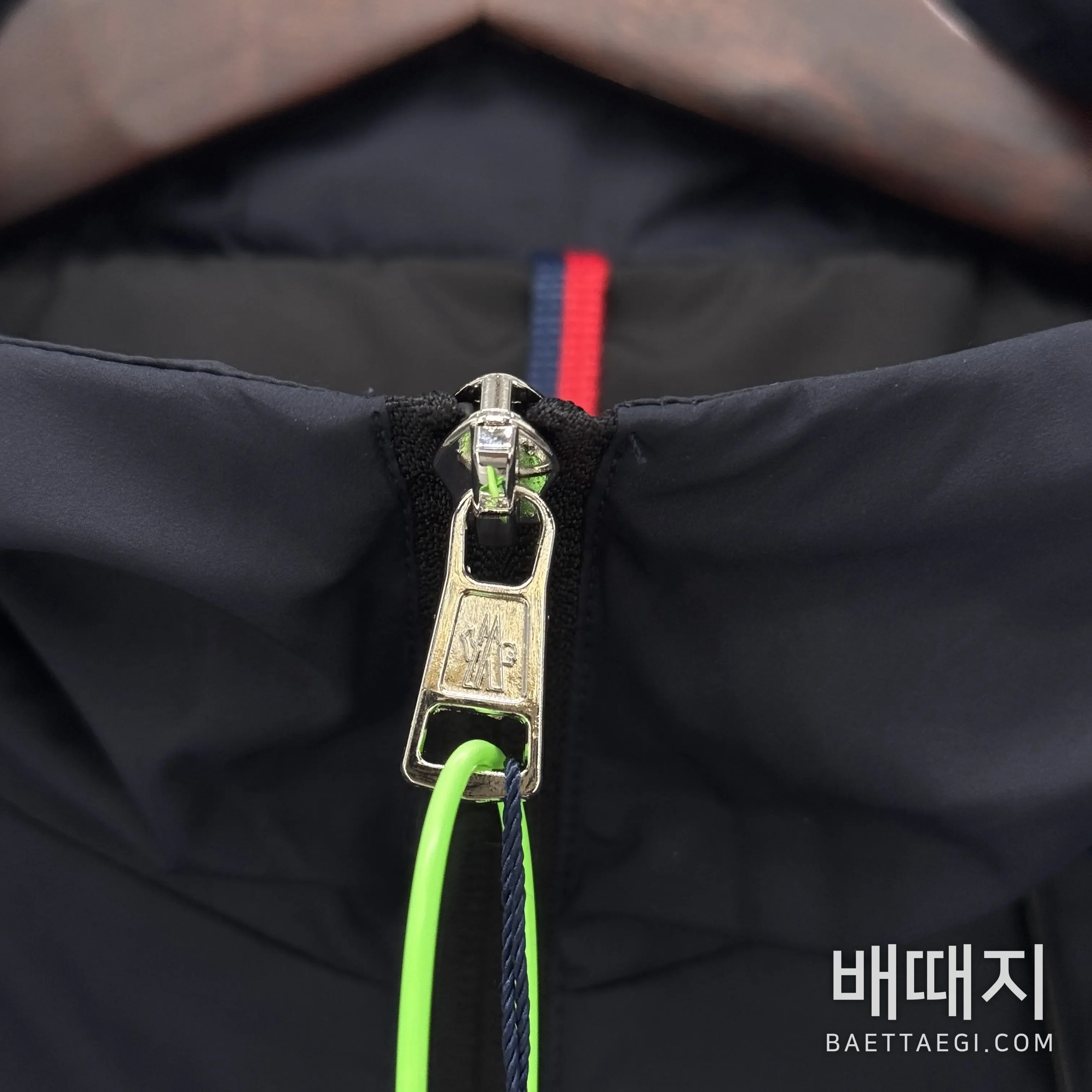 몽클레르 남성 자켓 205227 검수사진 3