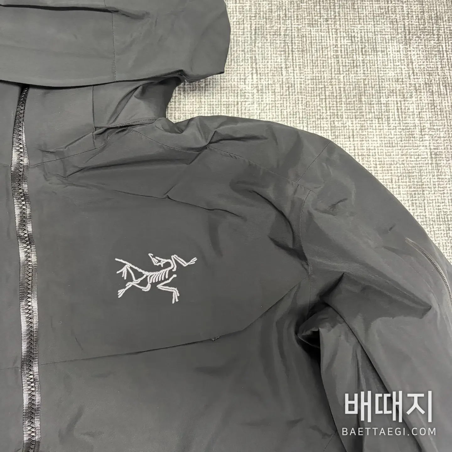 아크테릭스 [TZ] 알파 자켓 (Gen2.2) 200168 Arc'teryx Alpha Jacket (Gen2.2) 검수사진 2