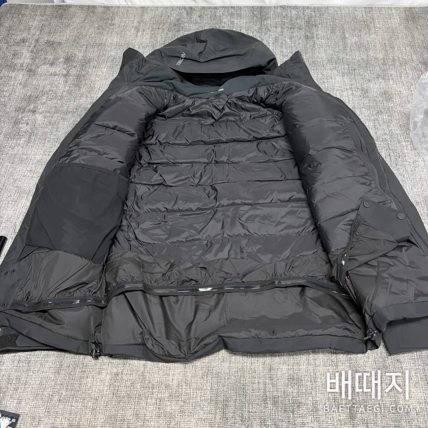 아크테릭스 [TZ] 알파 자켓 (Gen2.2) 200168 Arc'teryx Alpha Jacket (Gen2.2) 검수사진 4