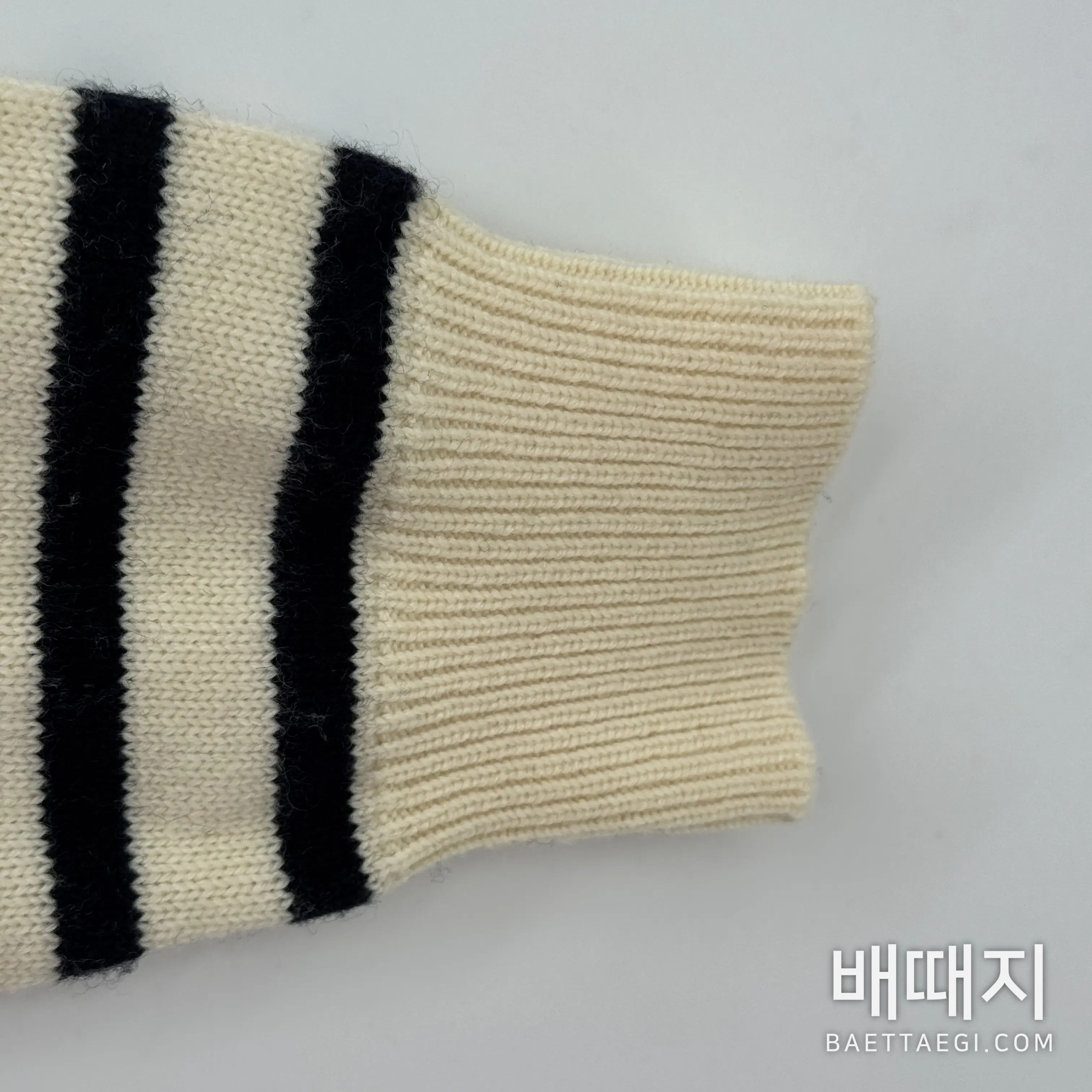 샤넬 에크루 & 다크 네이비 블루 울 캐시미어 스트라이프 풀오버 검수사진 6