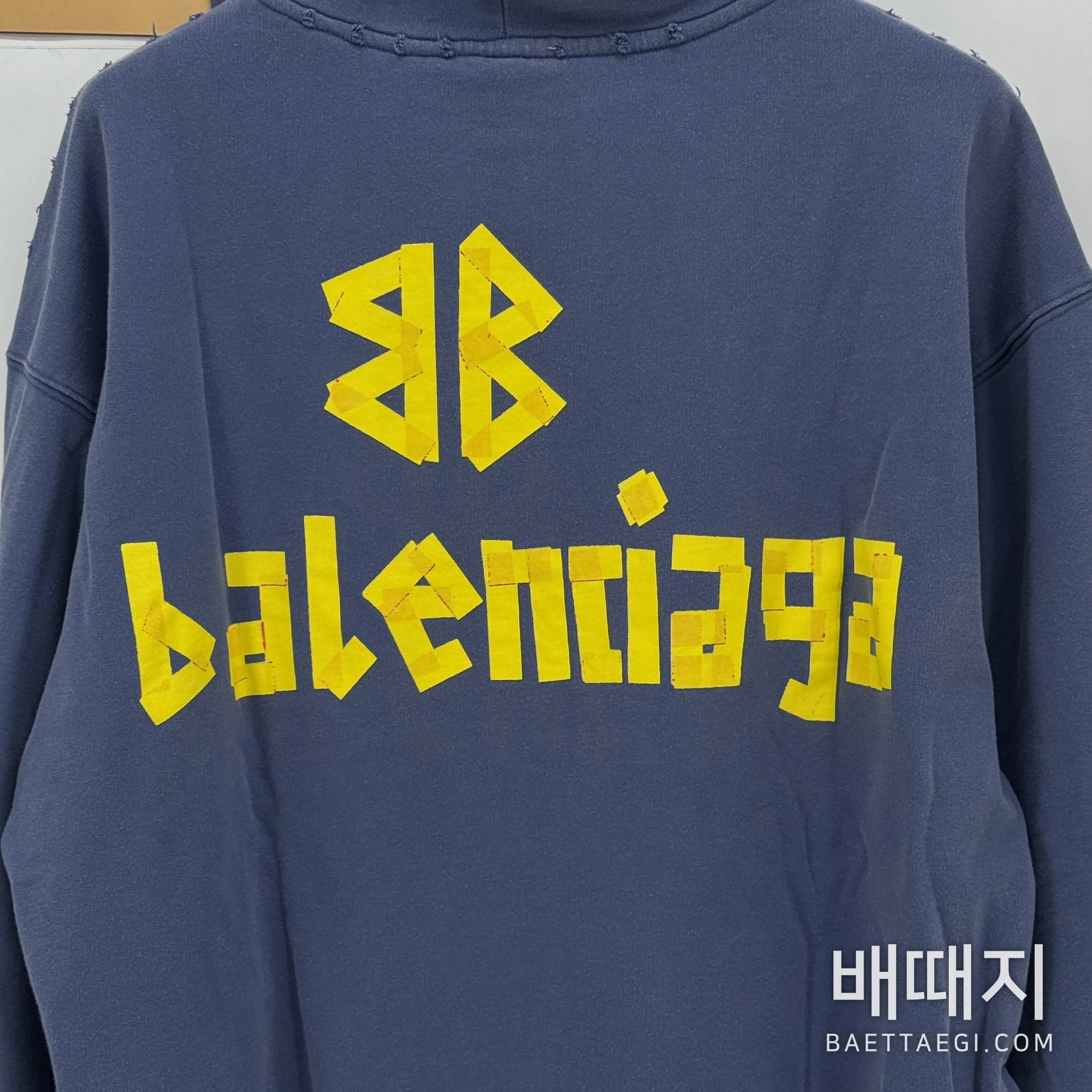 발렌시아가 워시드 테이프 손상 남성 후드 158455 검수사진 6