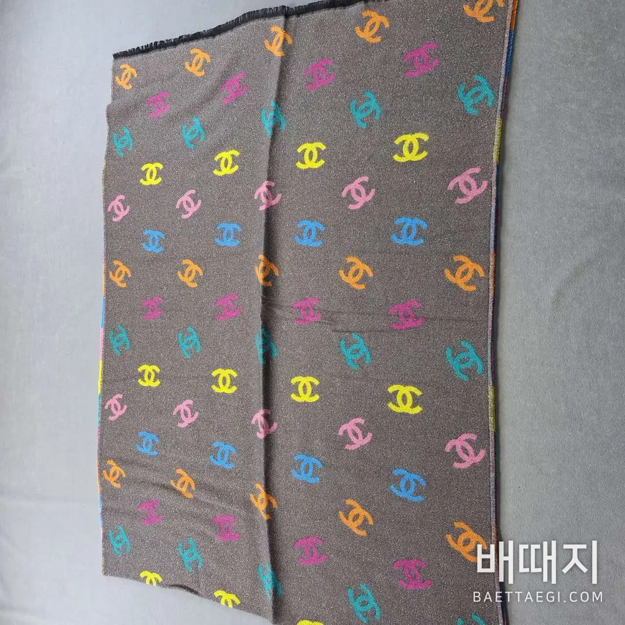 샤넬 레인보우 캐시미어 머플러 검수사진 3