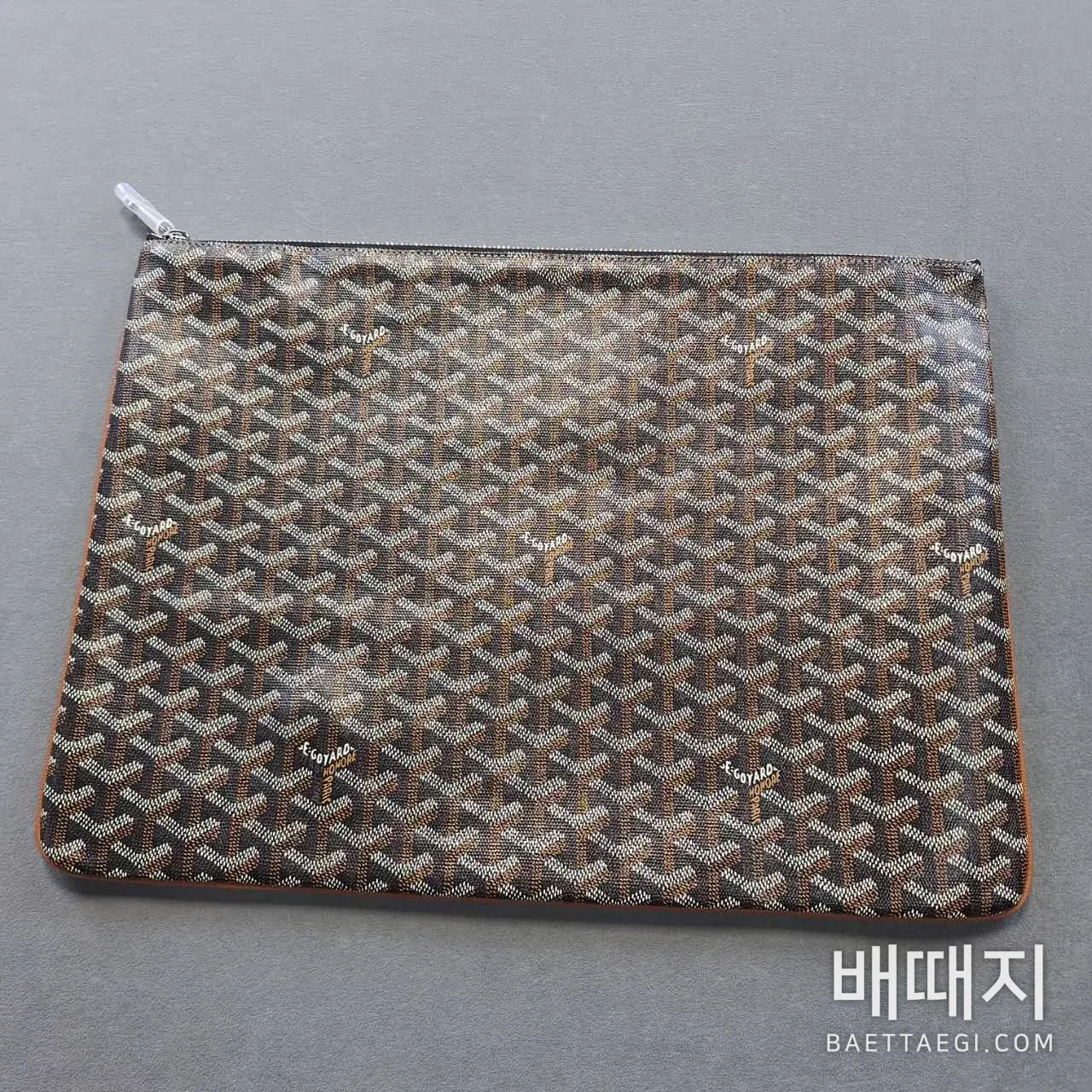 고야드 모노그램 캔버스 클러치백 40cm 검수사진 2