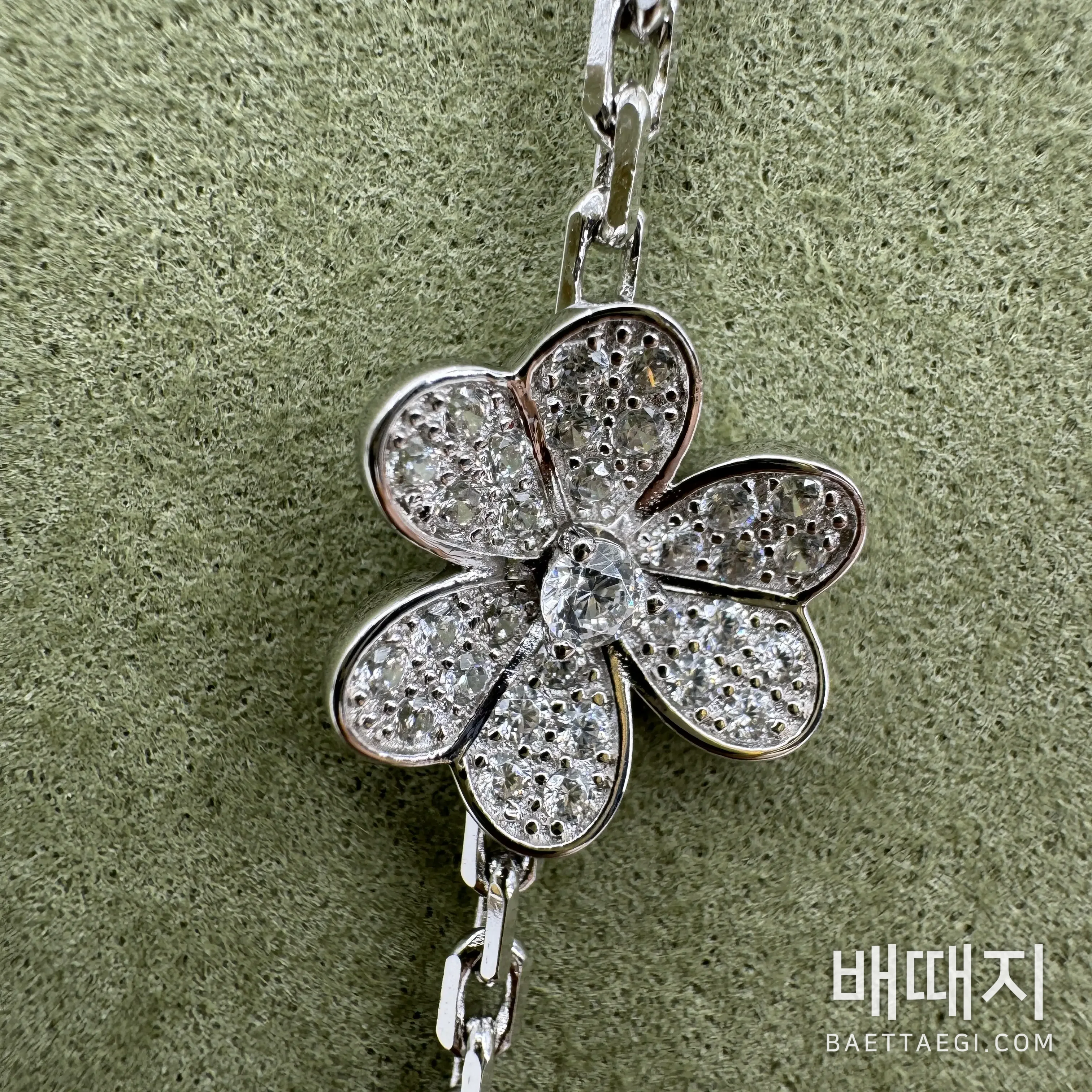 반클리프앤아펠 프리볼 하트 나인플라워 다이아몬드 목걸이 검수사진 4