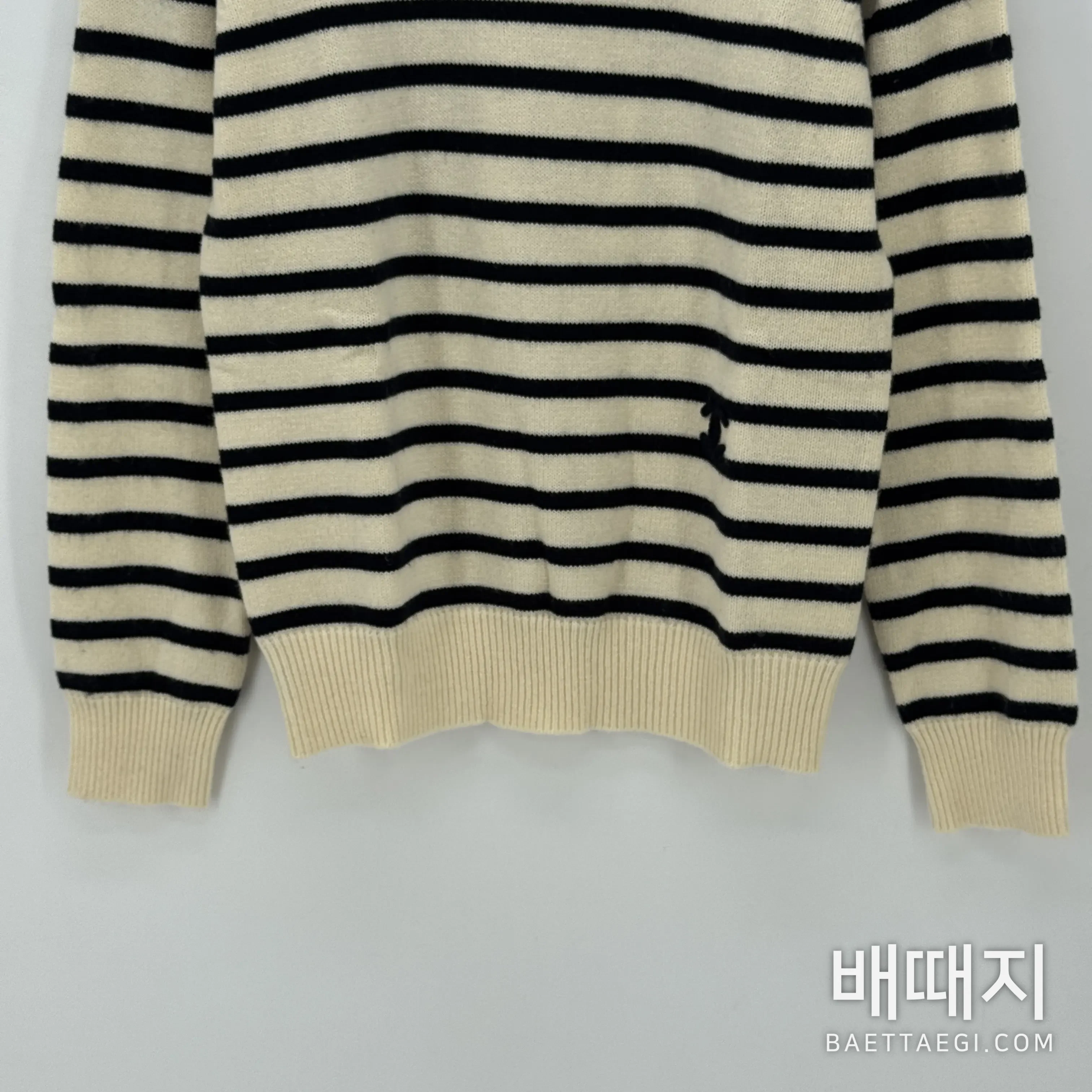 샤넬 에크루 & 다크 네이비 블루 울 캐시미어 스트라이프 풀오버 검수사진 3