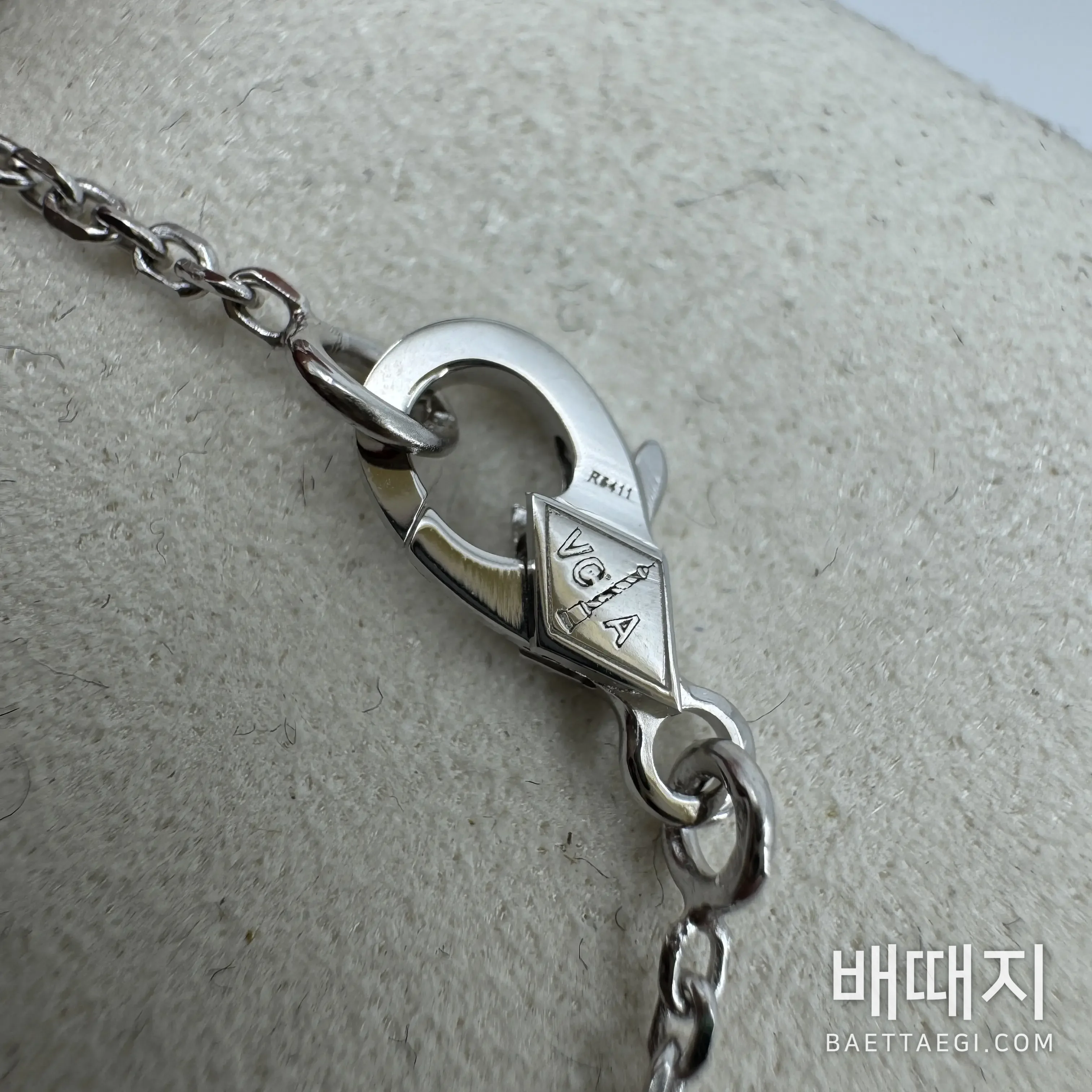 반클리프앤아펠 반클리프앤 아펠 알함브라 마더오브펄 (폭스) 검수사진 3