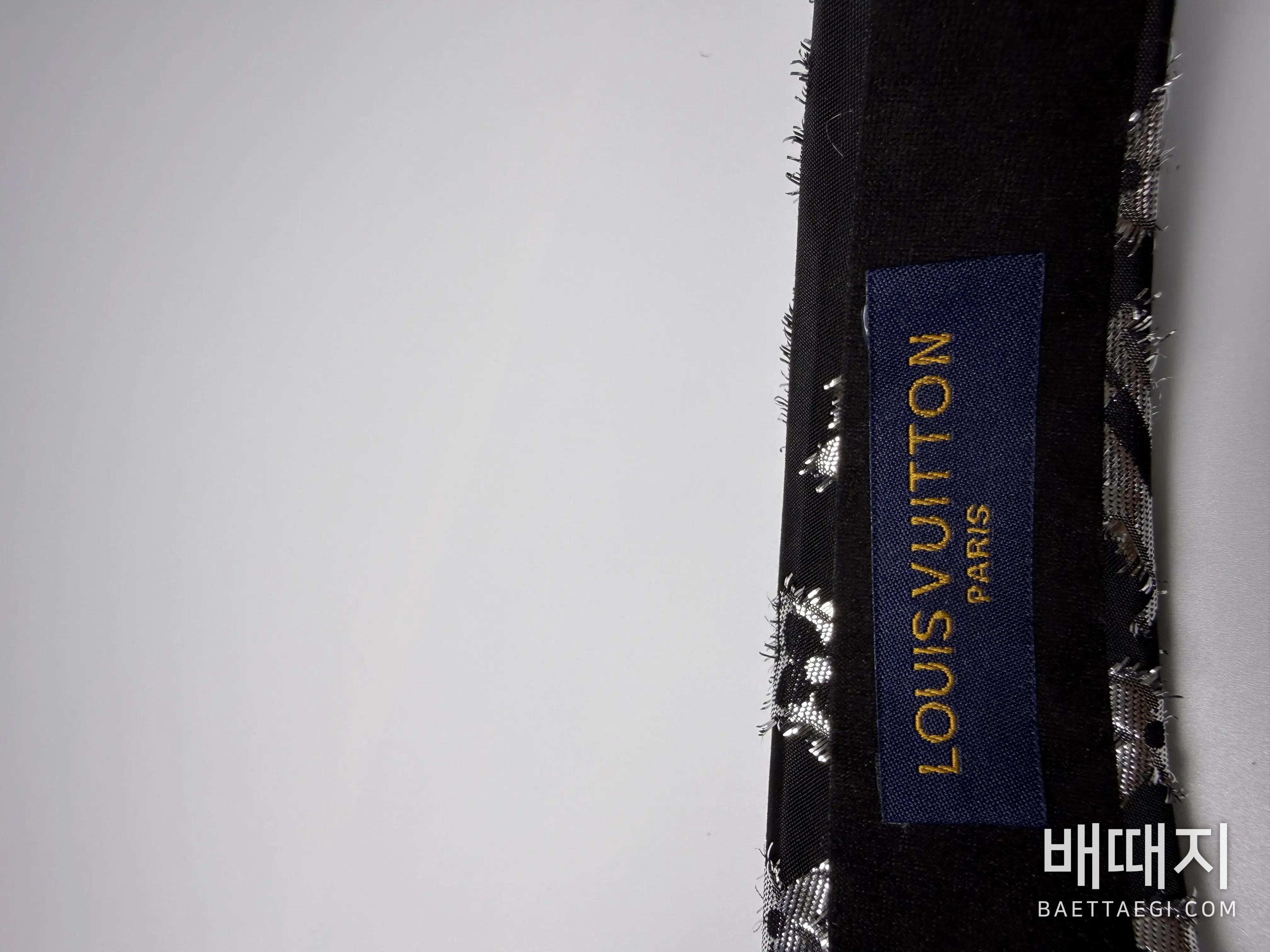 루이비통 그래피티 헤어밴드 184124 검수사진 5