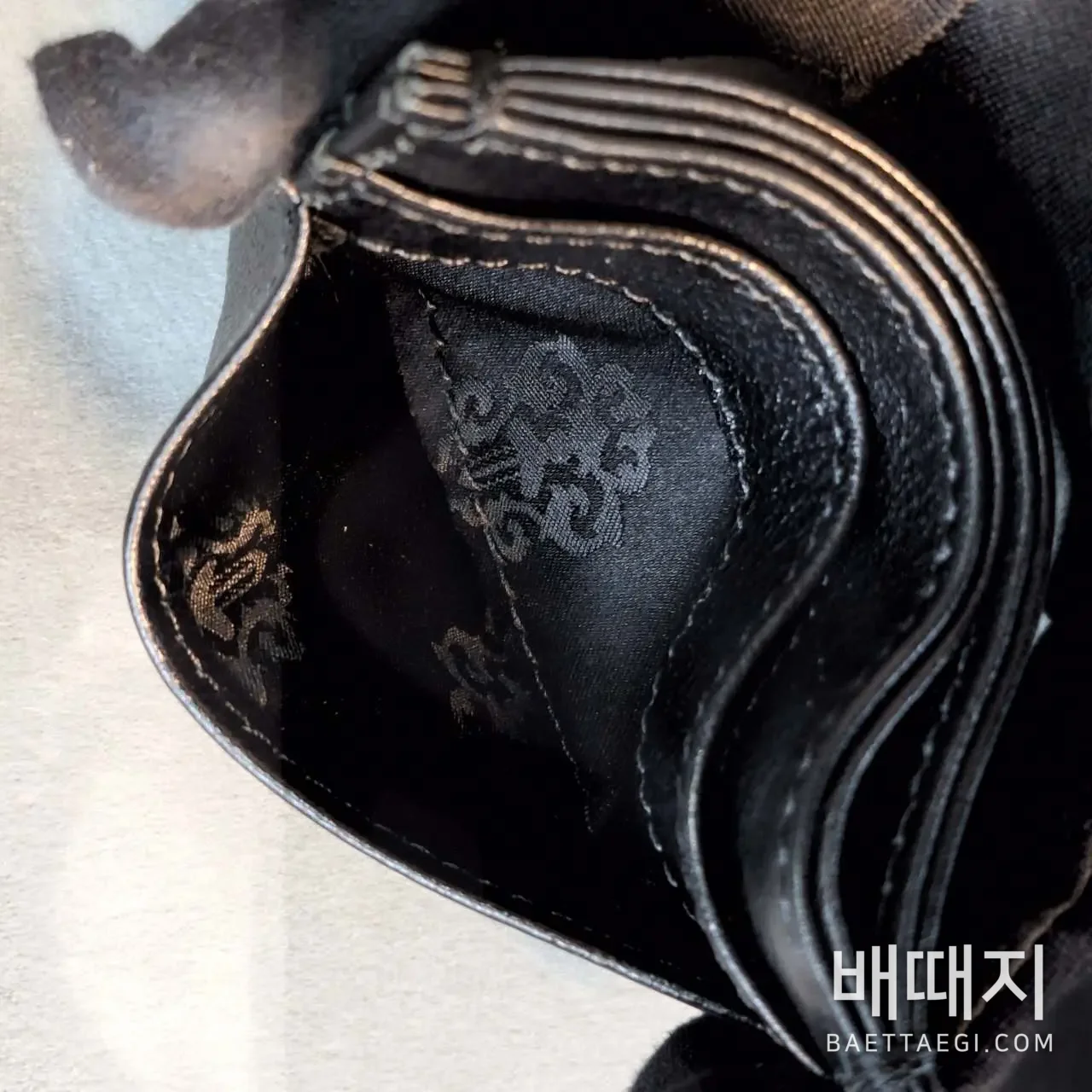 크롬하츠 블랙소드 소가죽 실버 카드 홀더 지갑 162480 검수사진 8
