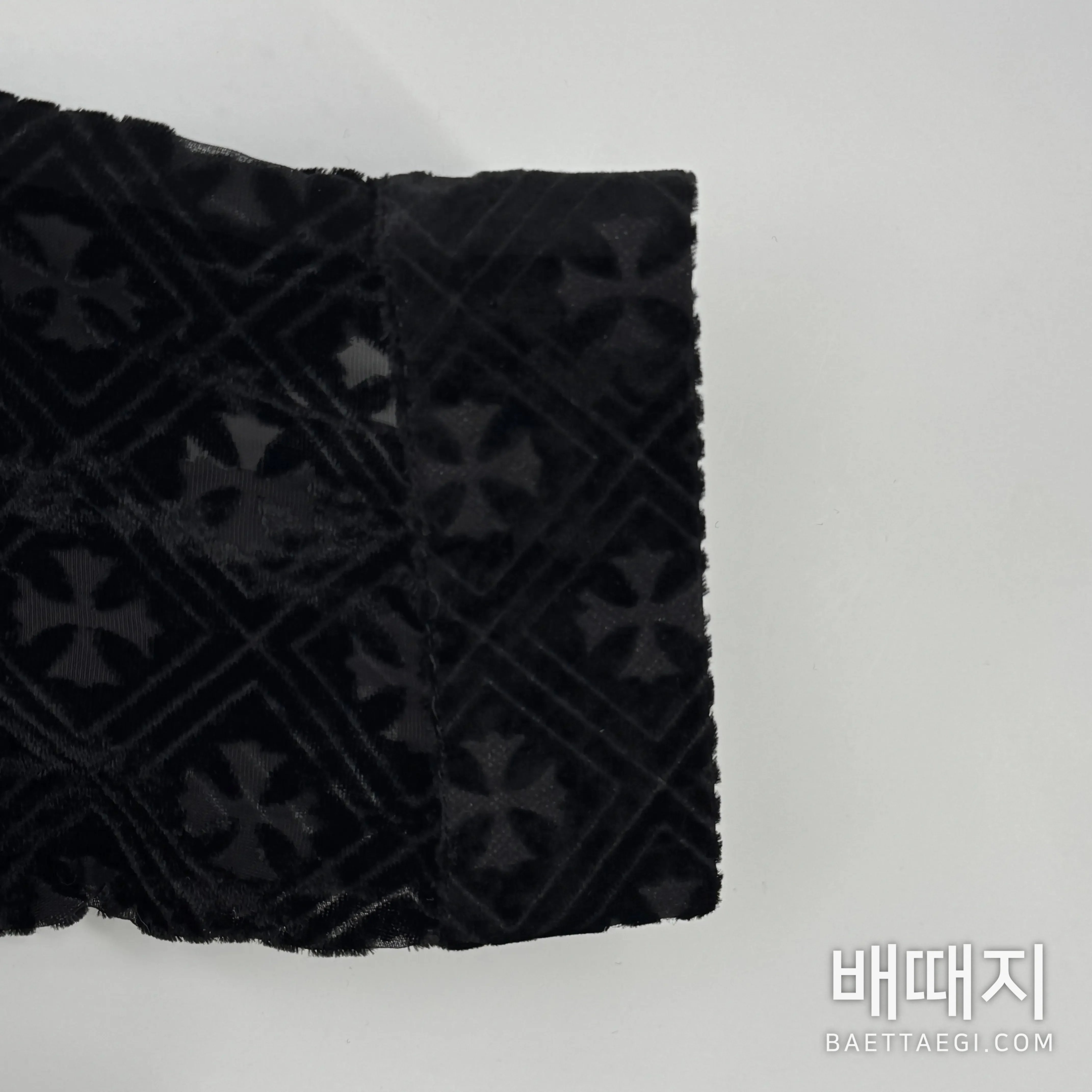 크롬하츠 마할 키타 모노그램 크로스 벨벳 셔츠 156286 검수사진 3