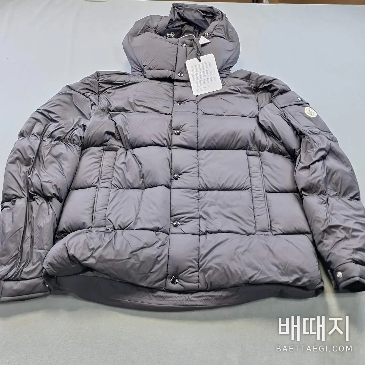 몽클레르 베제르 쇼트 다운 자켓 검수사진 1