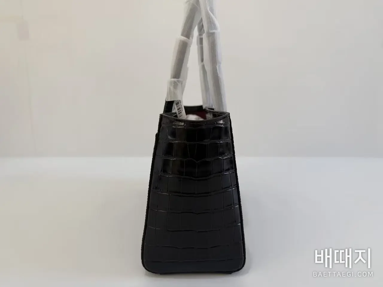 샤넬 크로커다일 스킨 토트백 130458 검수사진 7