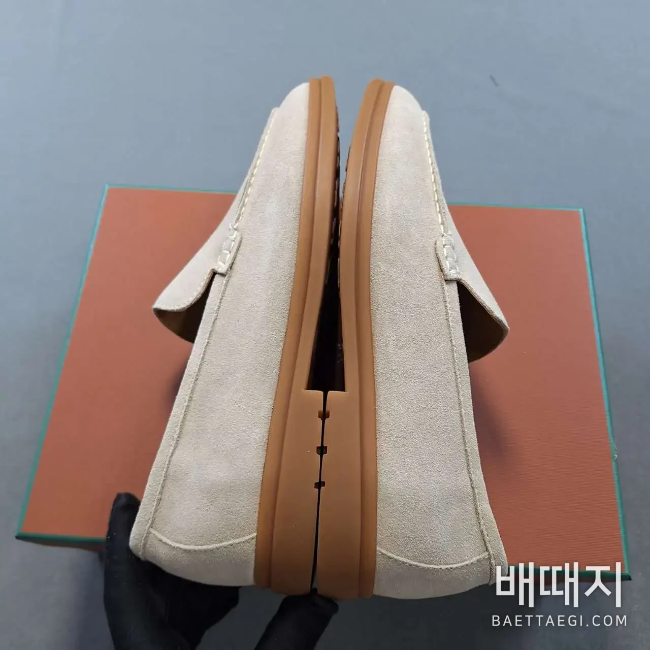 로로피아나 로퍼 스웨이드 검수사진 5