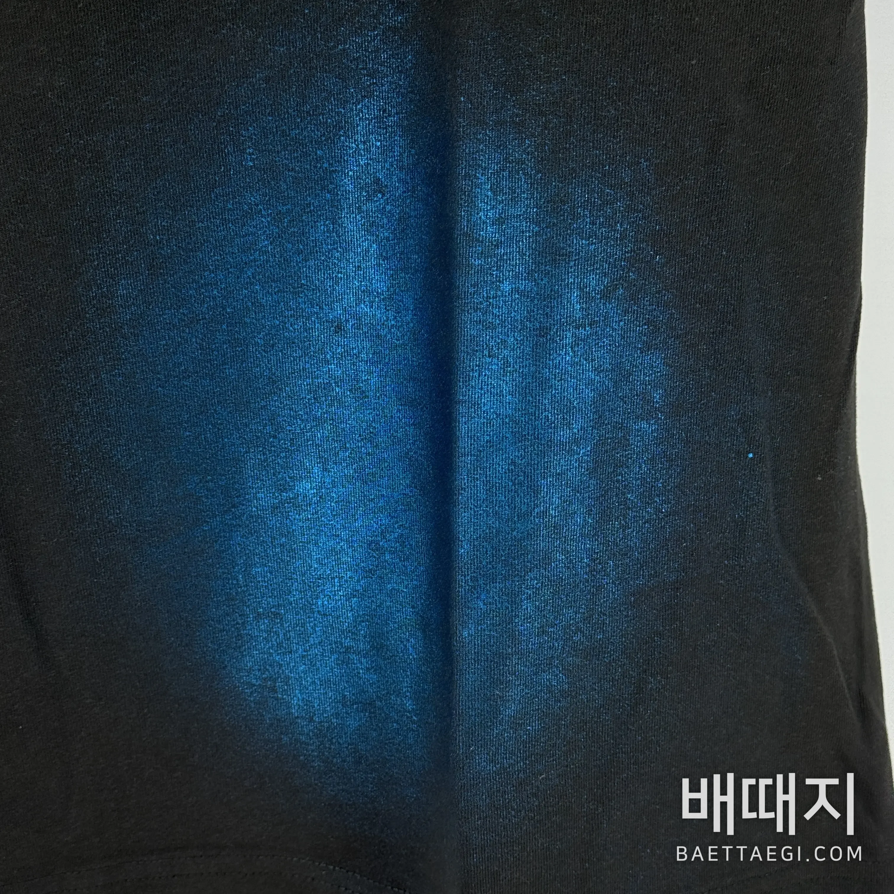 아크네스튜디오 그라데이션 핫스탬프 로고 남성 반팔 티셔츠 100425 검수사진 4