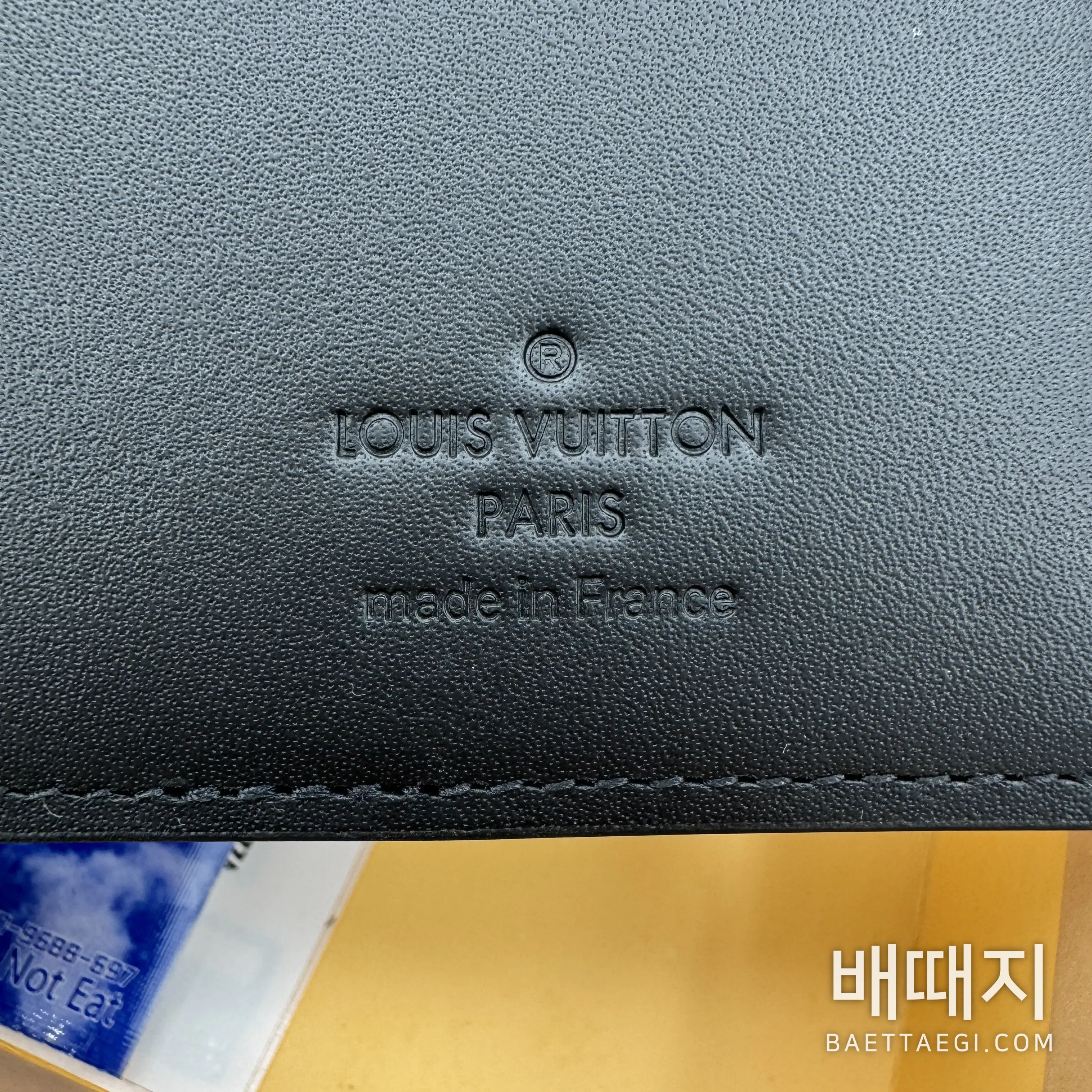 루이비통 Brazza 블랙 가죽 남성 지갑 137273 검수사진 9