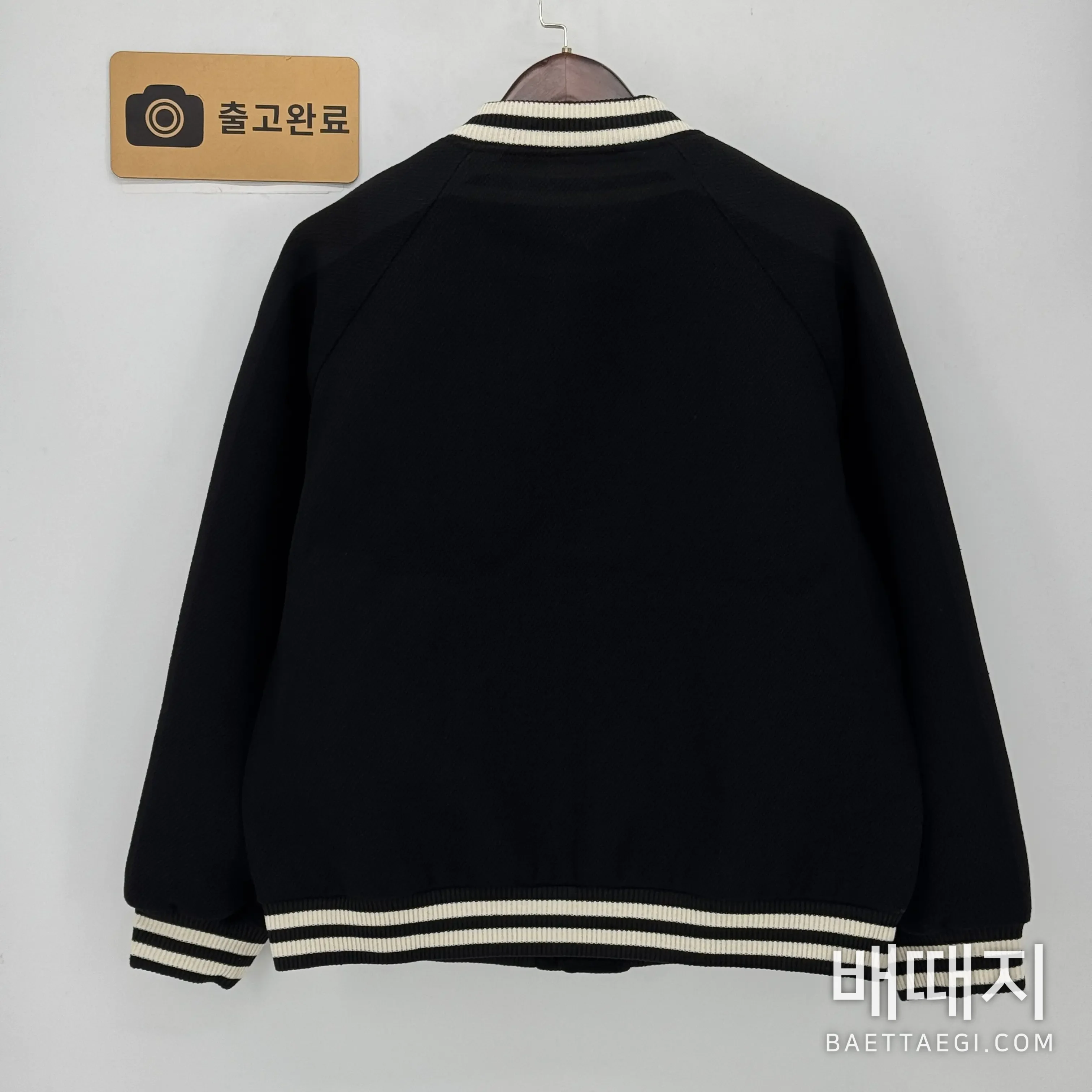 셀린느 울 베이스볼 자켓 검수사진 2