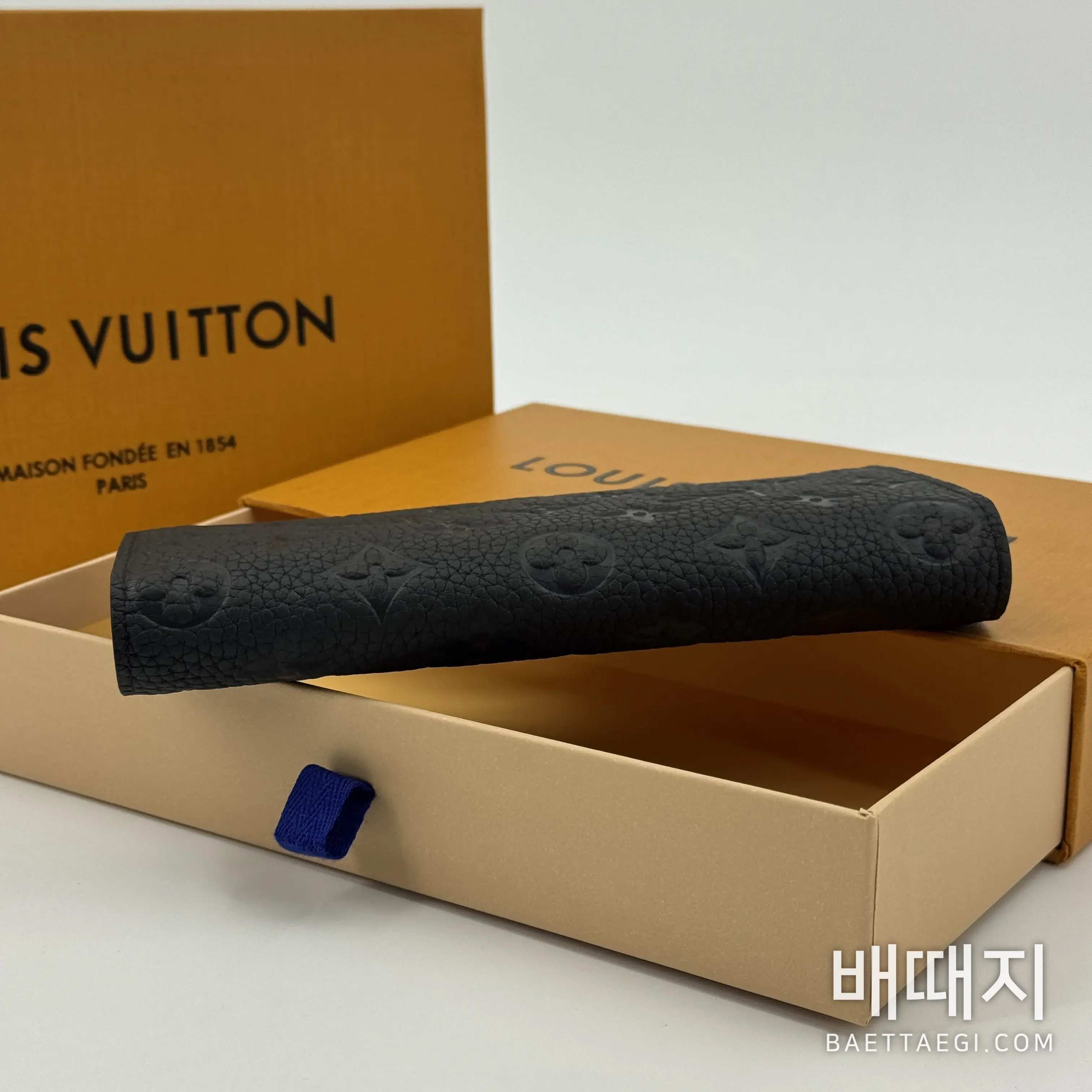 루이비통 Brazza 블랙 가죽 남성 지갑 137273 검수사진 6