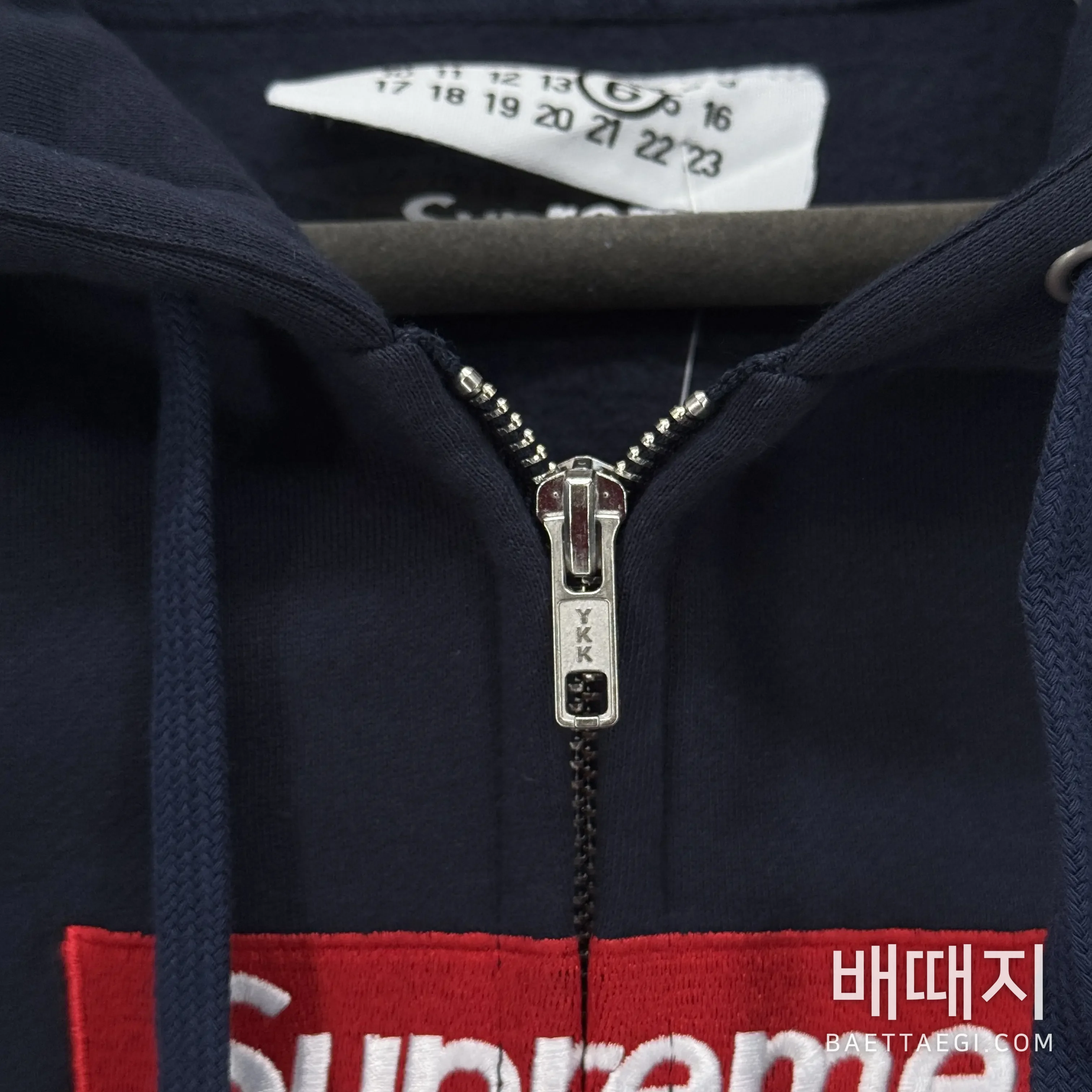 슈프림 × MM6 메종 마르지엘라 2026 봄·여름 시즌 콜라보 컬렉션 검수사진 3
