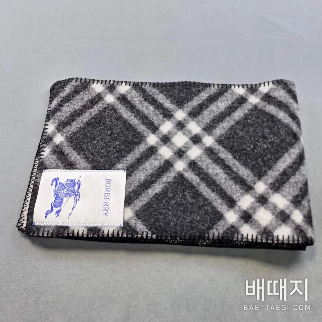 버버리 플리츠 라이더 로고 울 머플러 179948 검수사진 2