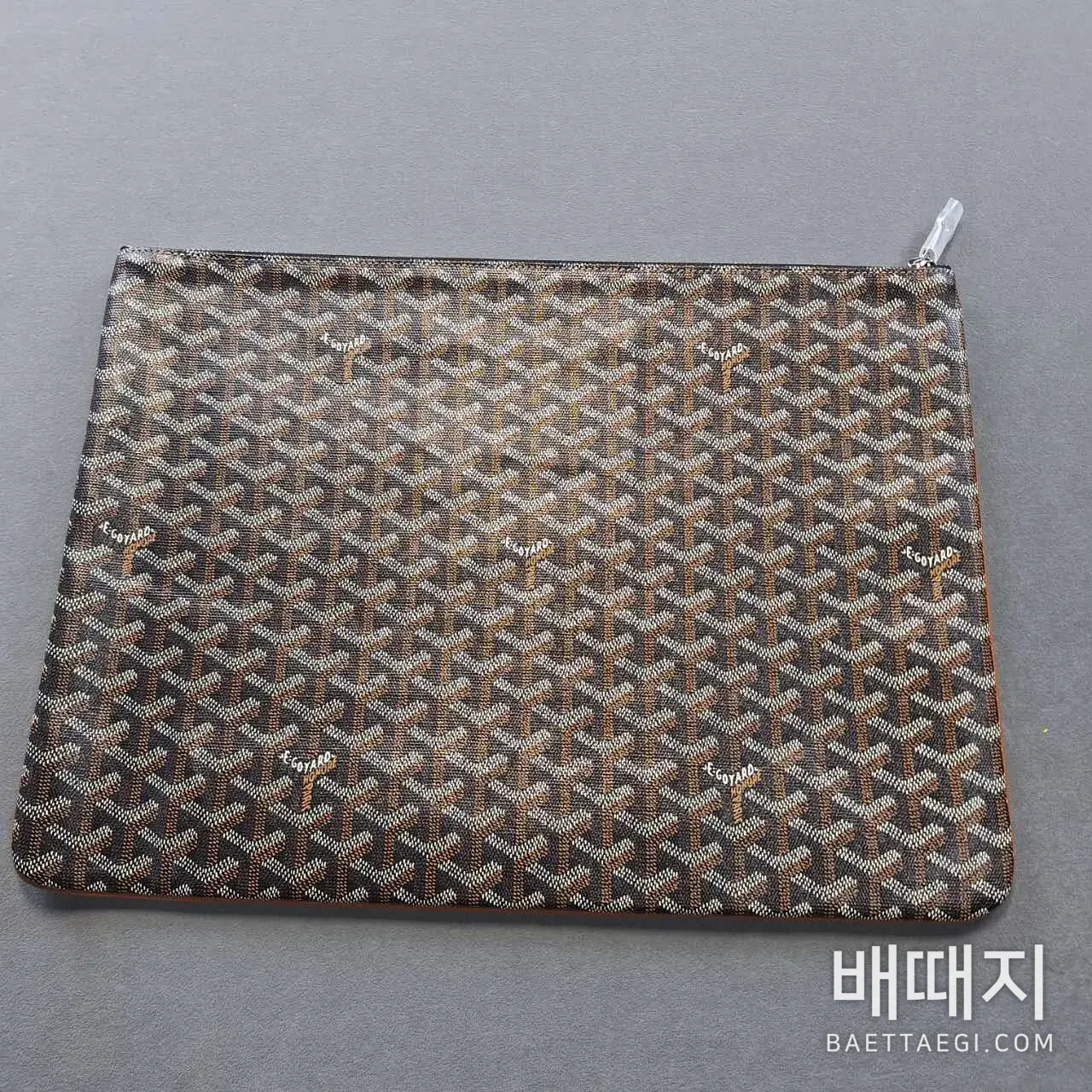 고야드 모노그램 캔버스 클러치백 40cm 검수사진 3