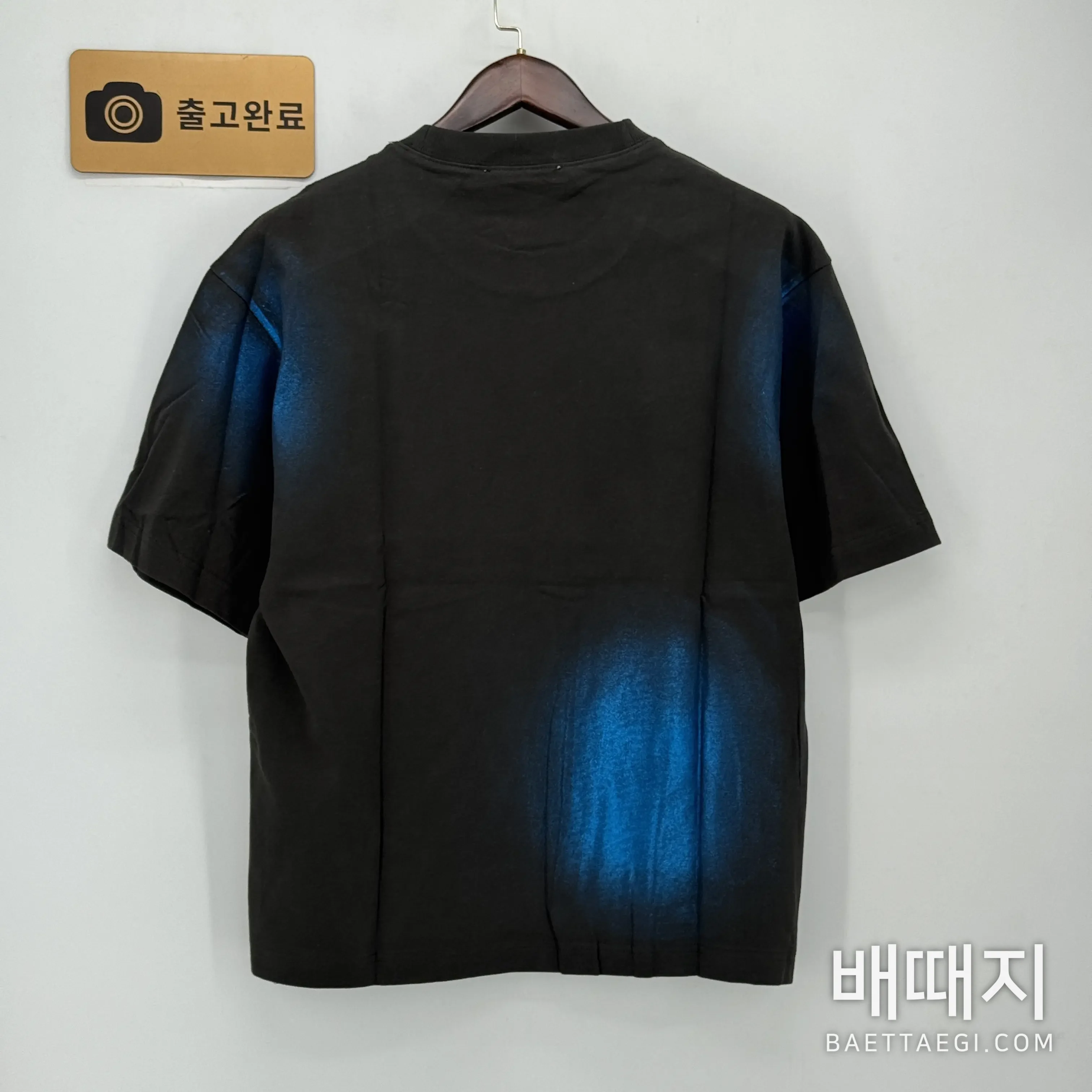 아크네스튜디오 그라데이션 핫스탬프 로고 남성 반팔 티셔츠 100425 검수사진 5