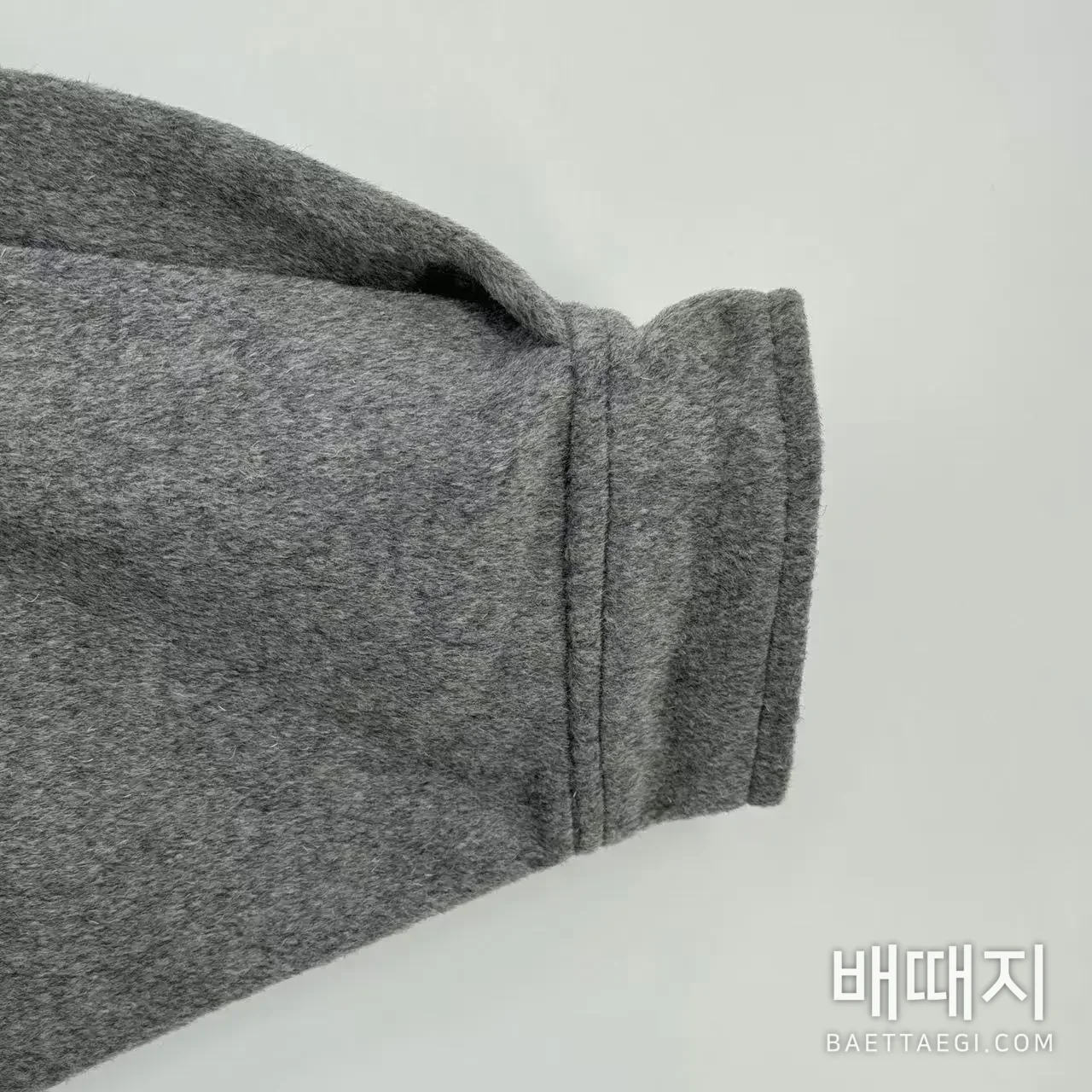 미우미우 카시미야 자수 로고 지퍼업 자켓 검수사진 5