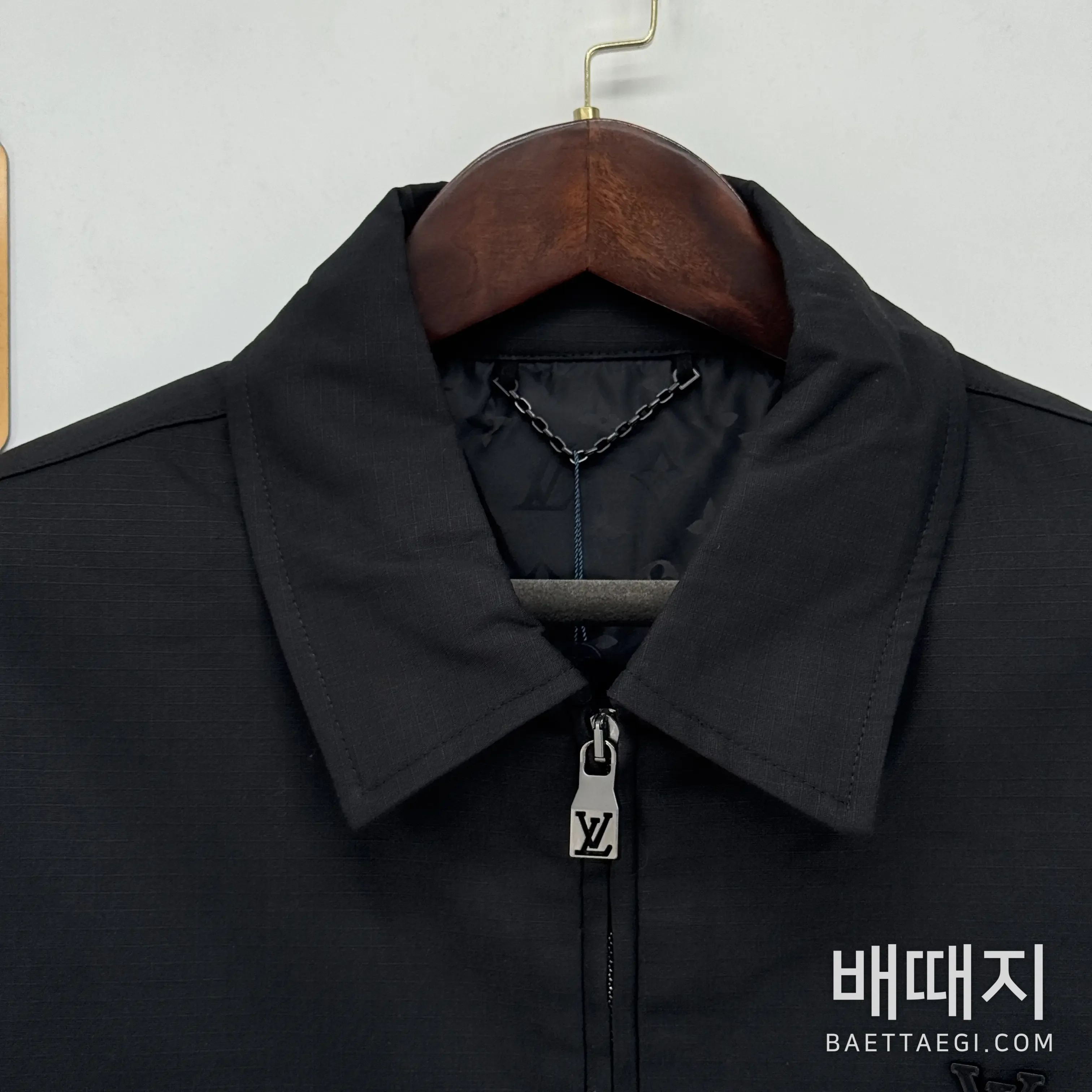 루이비통 코튼 지퍼 포켓 워크 자켓 검수사진 2