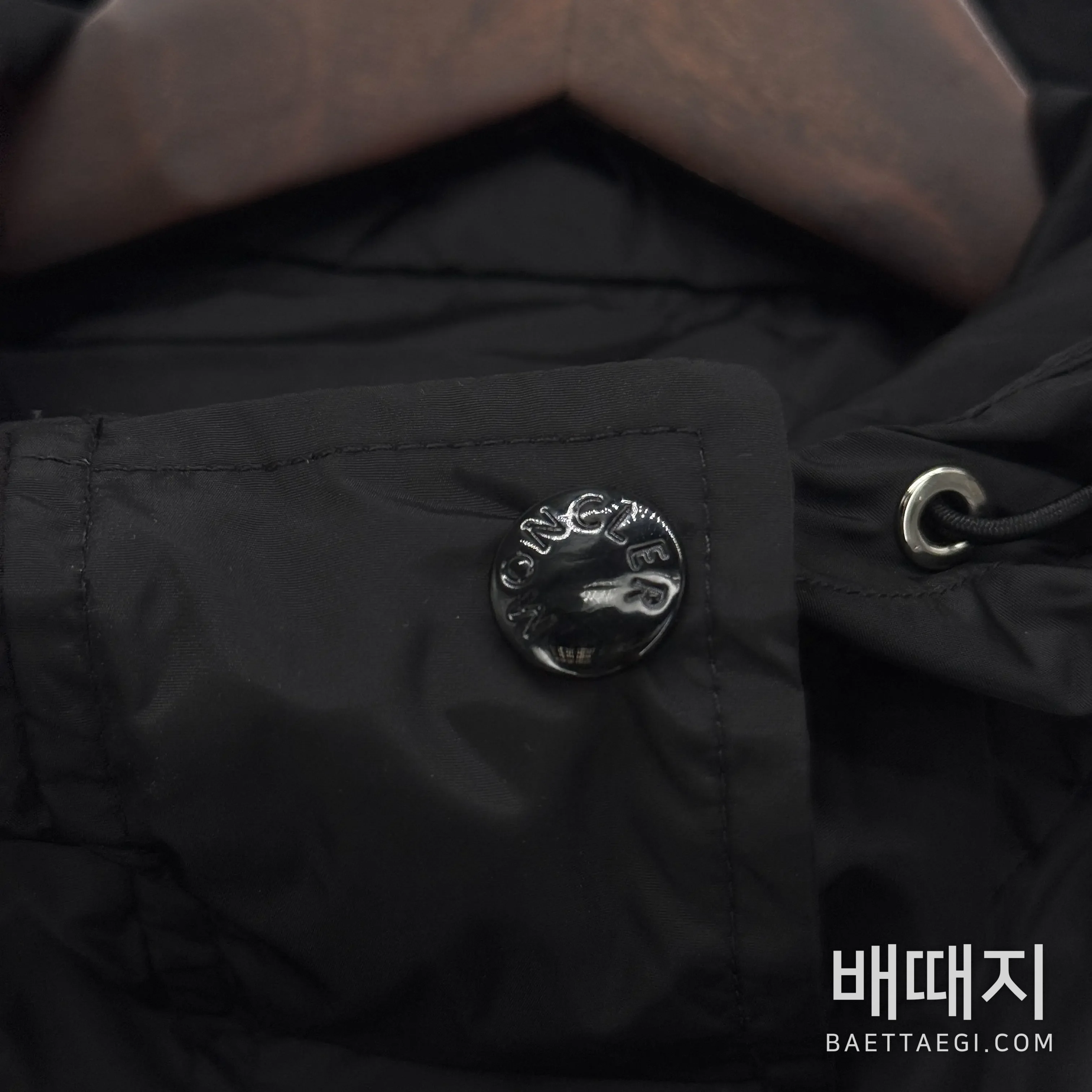 몽클레르 프리마지에디 크롭 윈드브레이커 자켓 검수사진 4