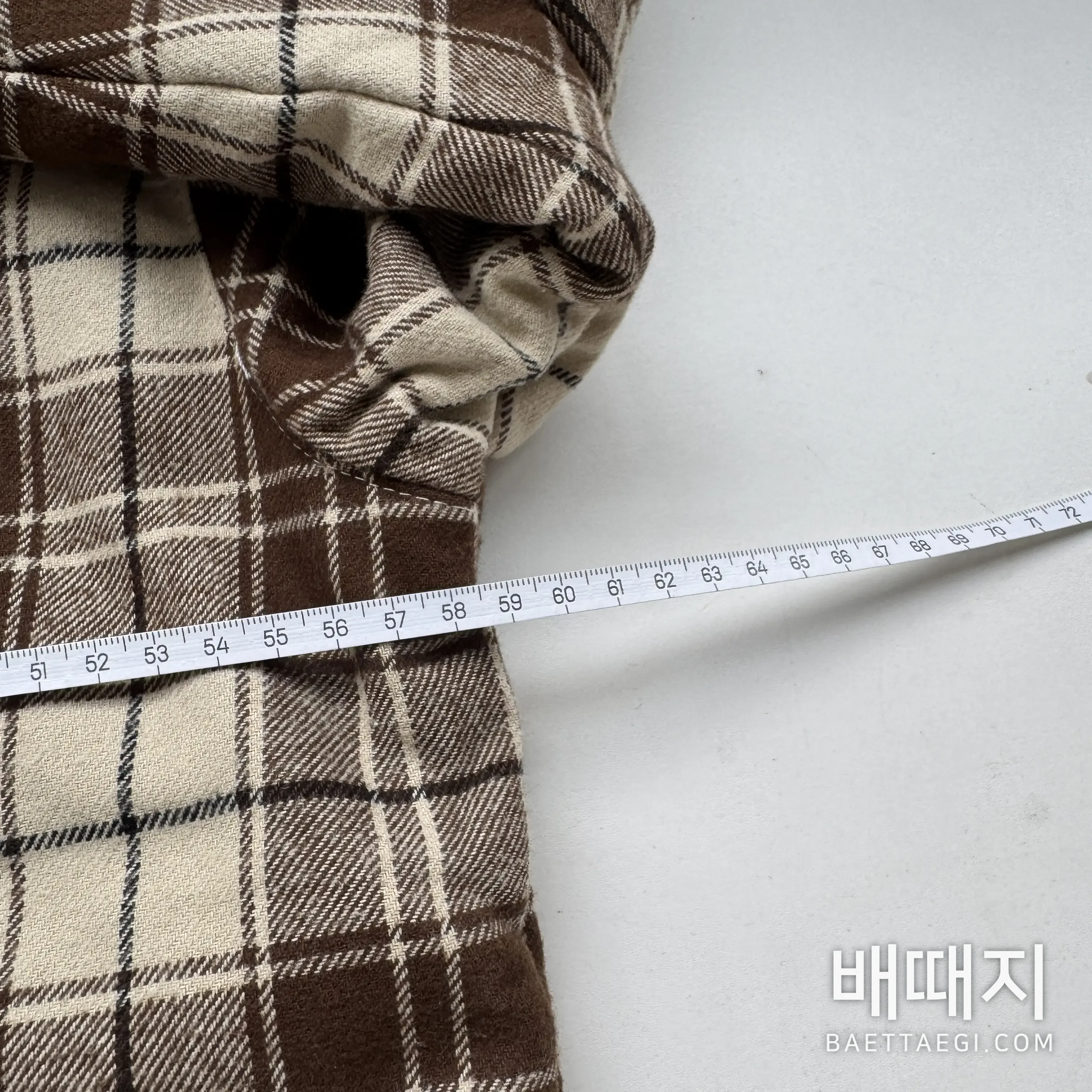 미우미우 다크브라운 체크 패턴 퀼팅 남성 자켓 157861 검수사진 8