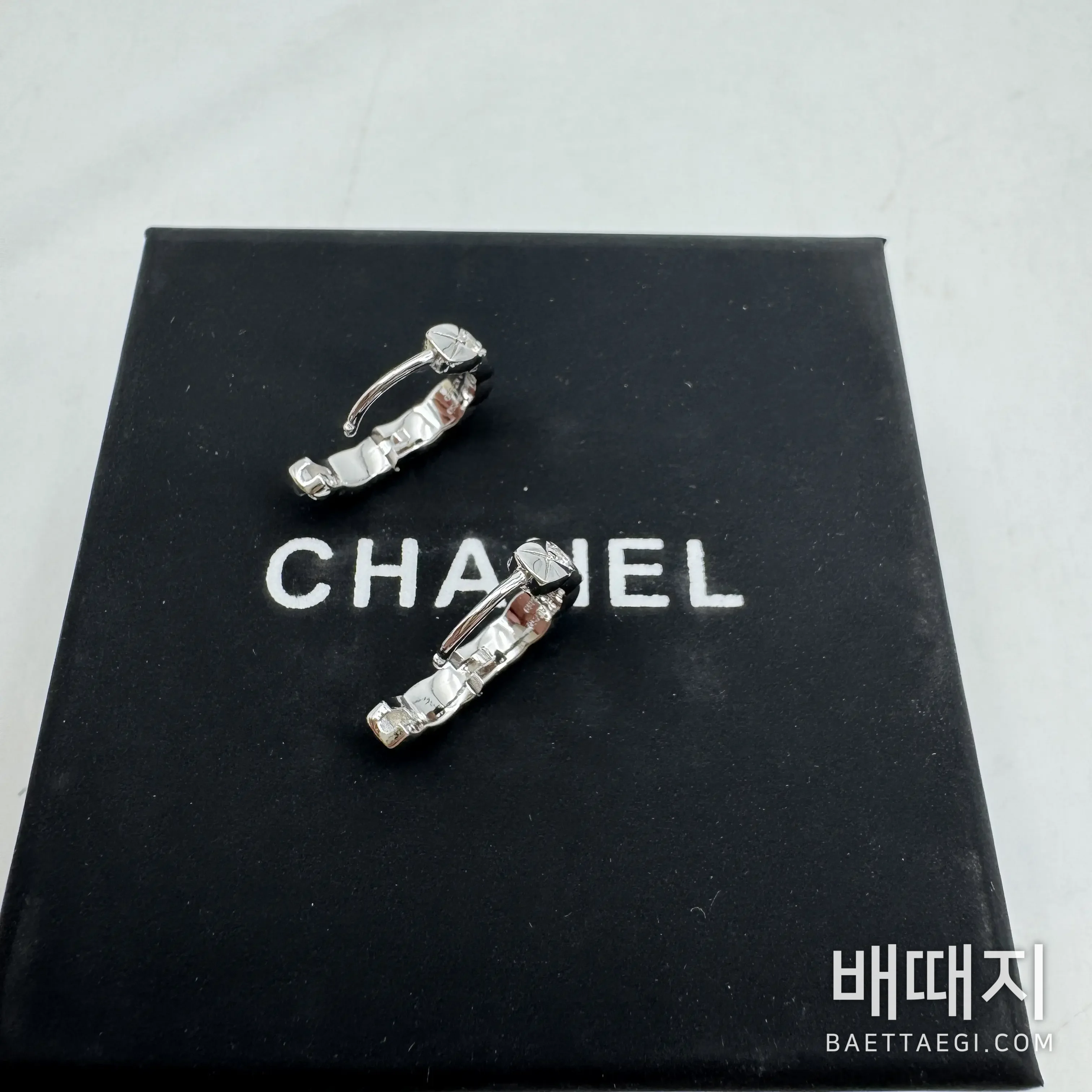 샤넬 화이트골드 코코 크러쉬 귀걸이 178420 검수사진 4