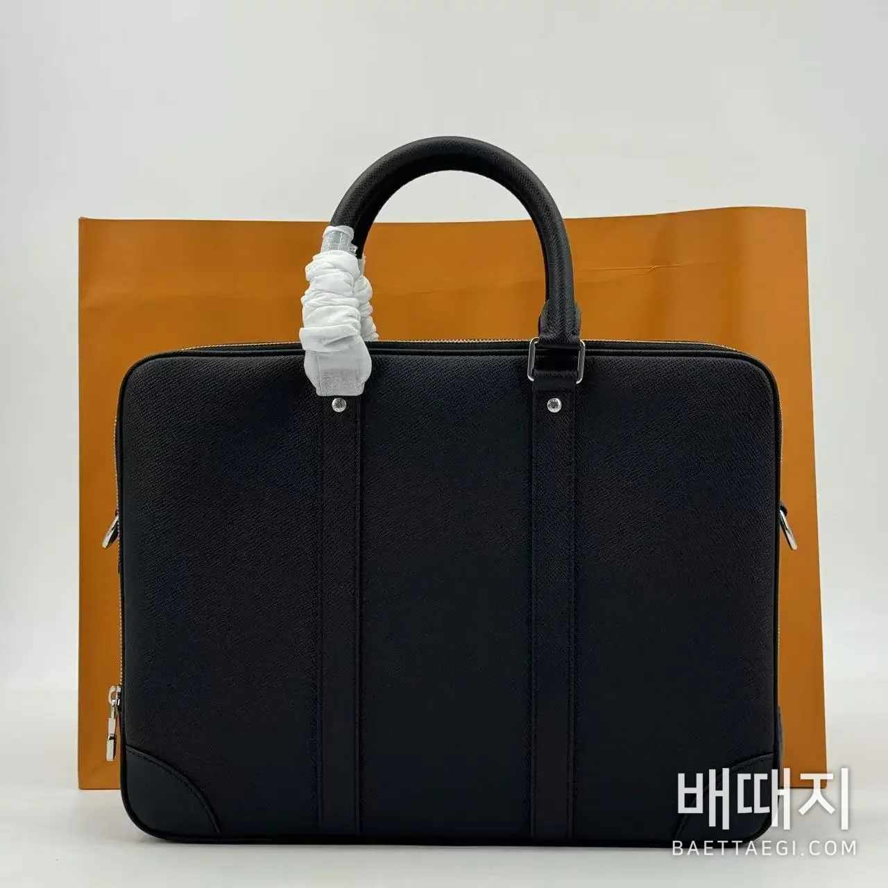루이비통 보야지 타이가 가죽 브리프케이스 가방 M30967 검수사진 3