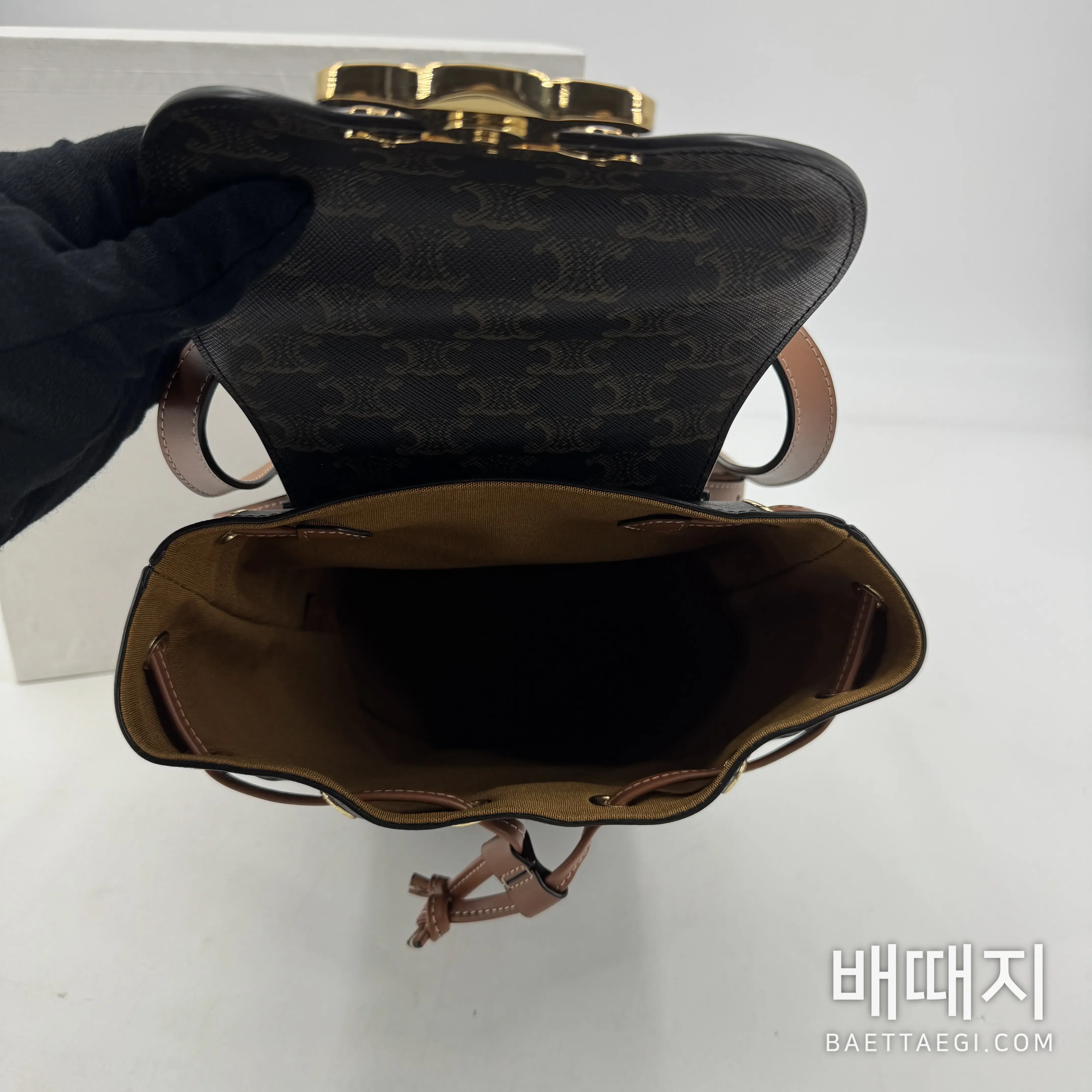 셀린느 트리오페 캔버스 보니 백팩 검수사진 7