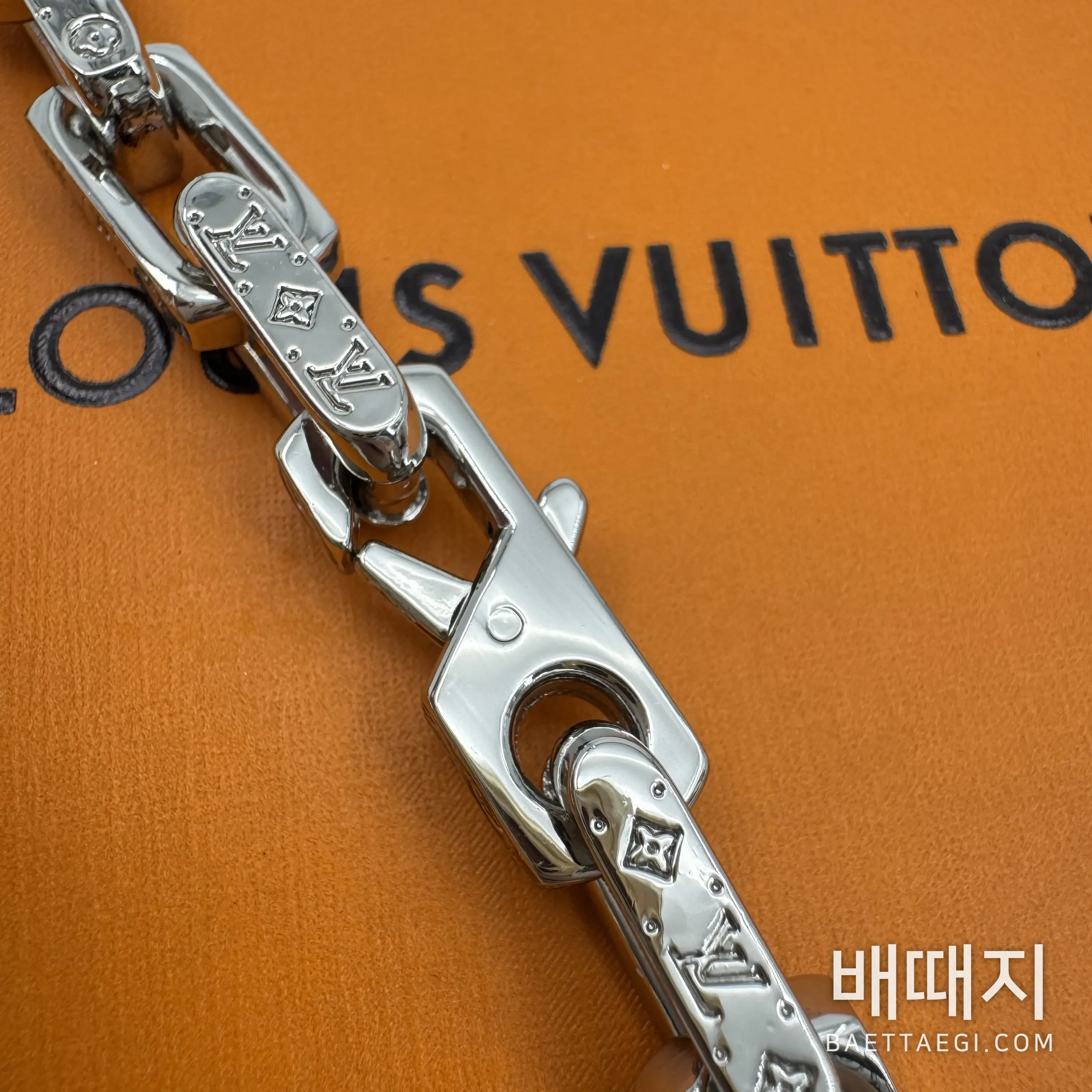 루이비통 레인보우 실버 모노그램 목걸이 64037 검수사진 3