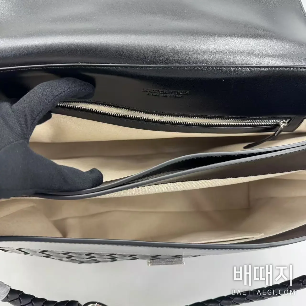 보테가베네타 안디아모 플랩 숄더백 검수사진 5