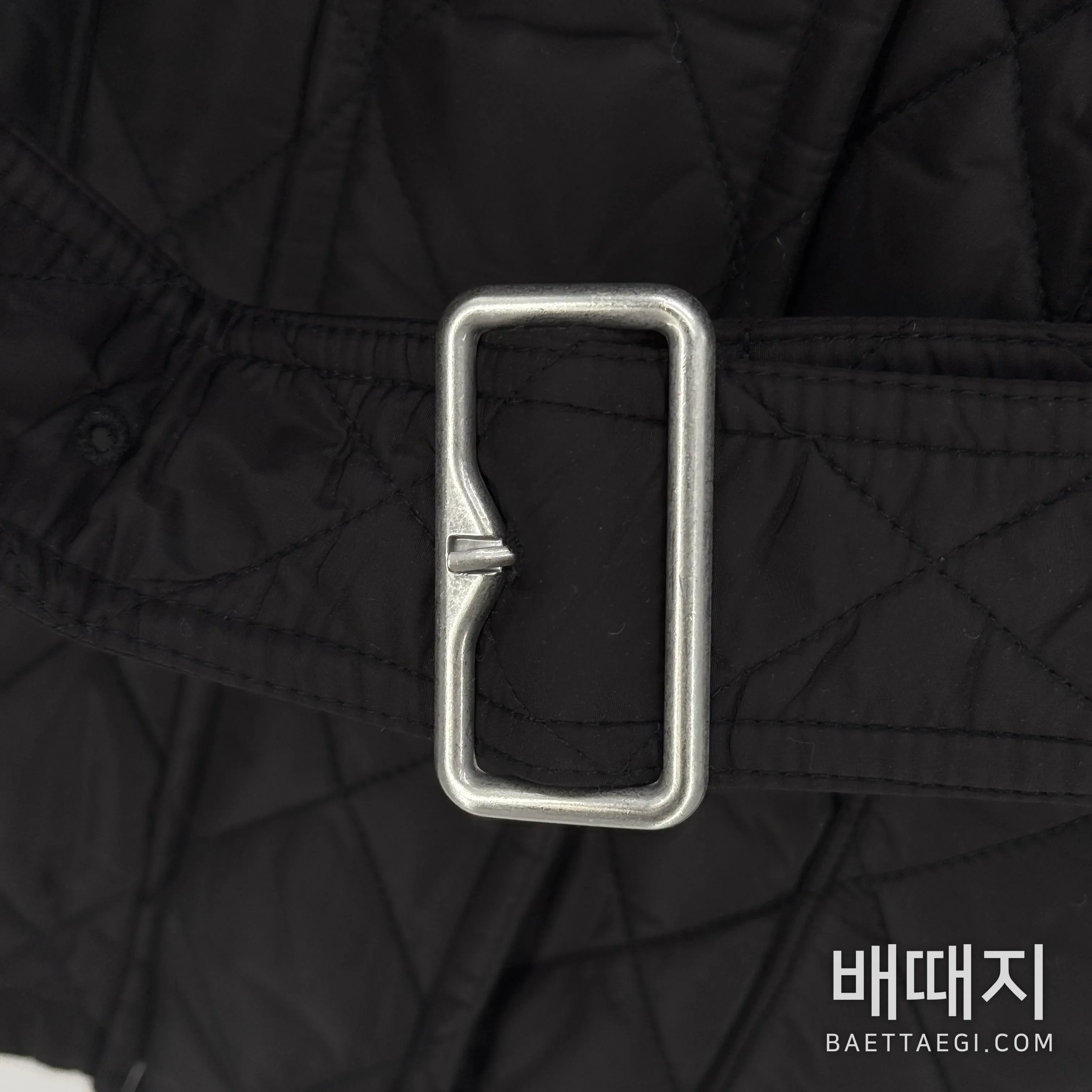 버버리 다이아몬드 퀼팅 나일론 코튼 패딩 자켓 170931 검수사진 5