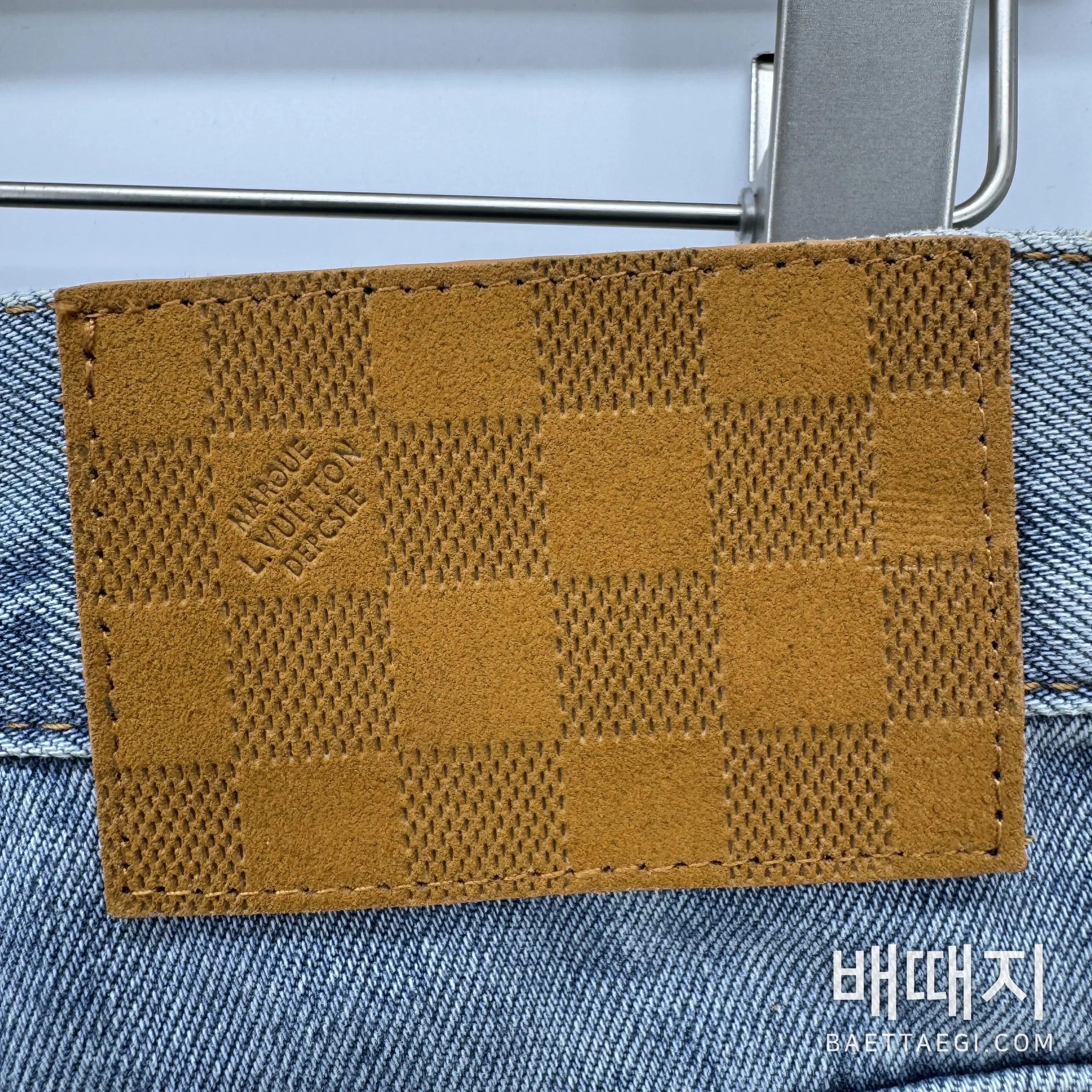 루이비통 포켓 로고 데님 남성 반바지 113261 검수사진 8