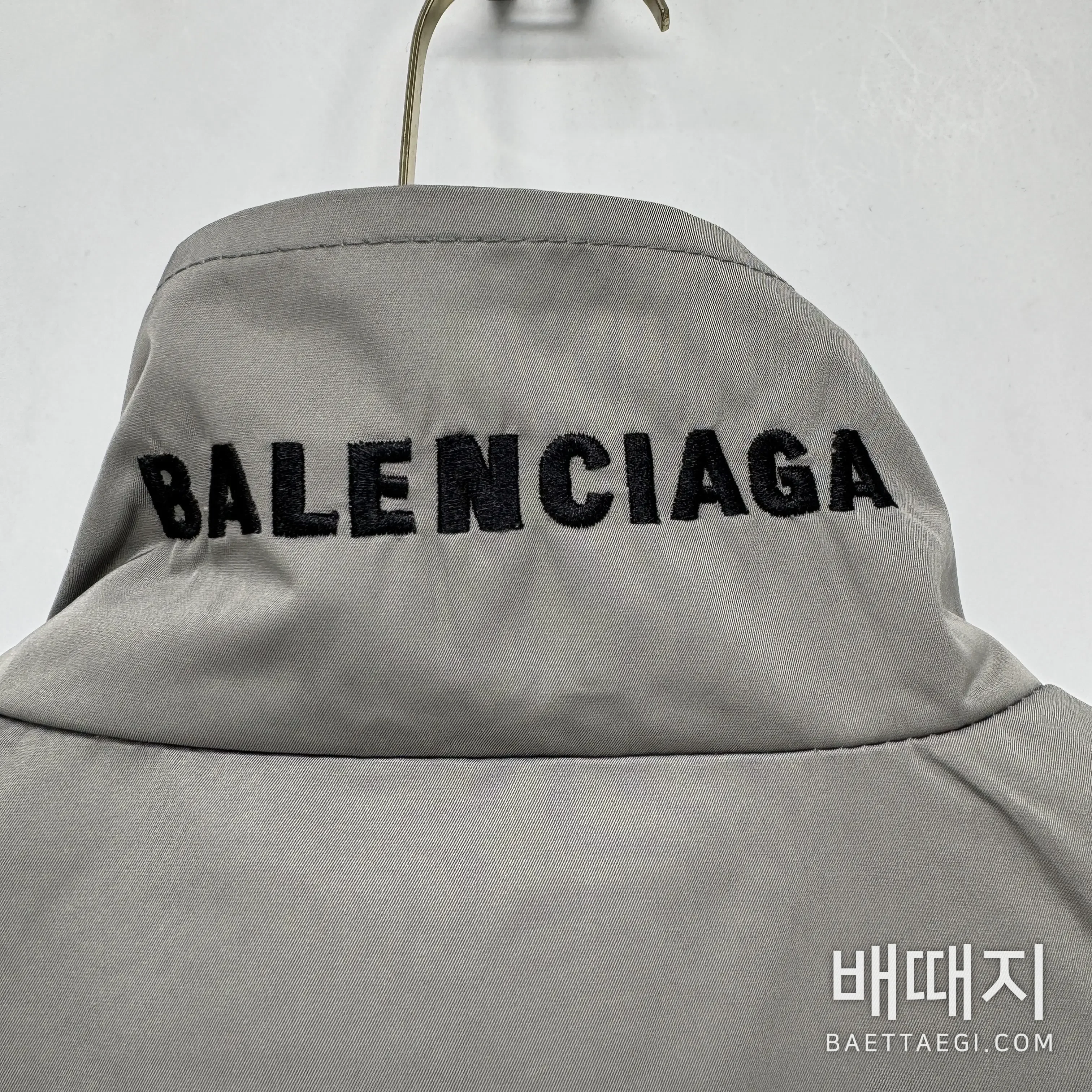 발렌시아가 캠퍼스 스타일 컬러 블록 남성 자켓 검수사진 7