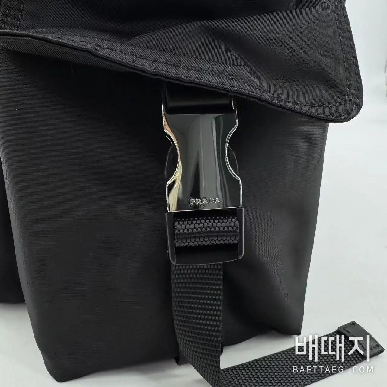 프라다 멀티포켓 플랩 숄더백 66532 검수사진 4