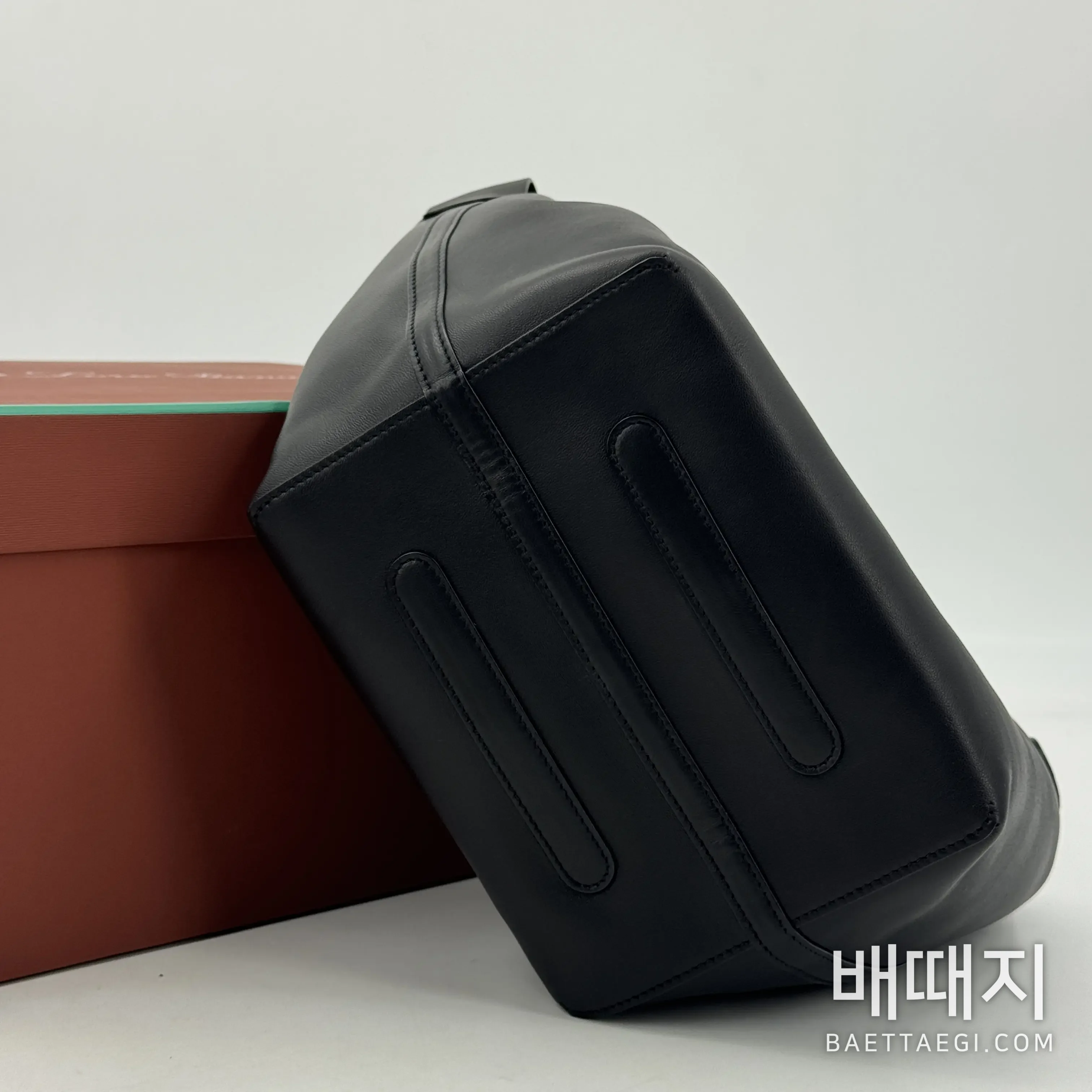 로로피아나 베일 소프티 드로스트링 버킷백 133840 검수사진 6