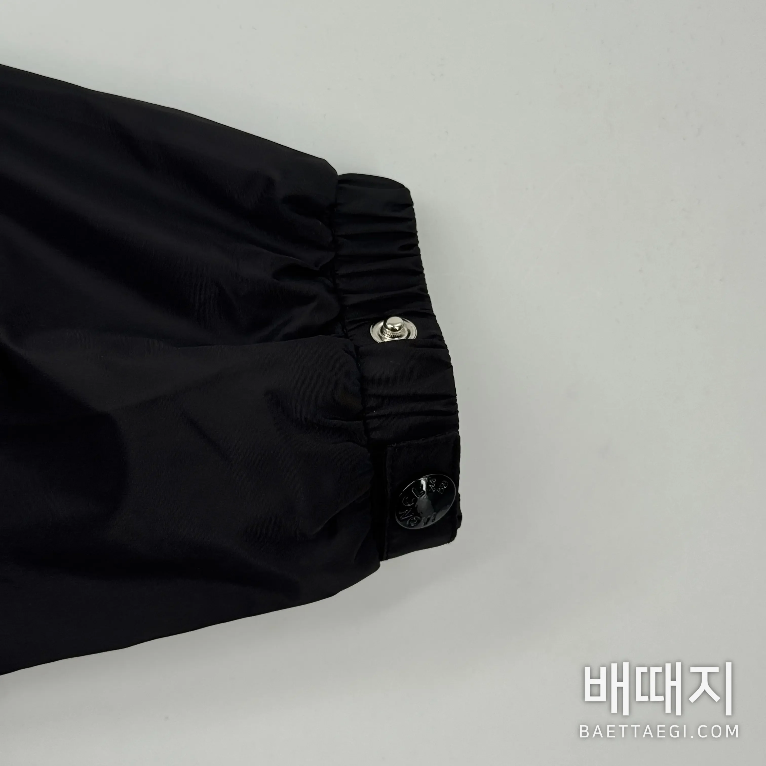 몽클레르 몽클레어 프리마지에디 크롭 윈드브레이커 자켓 150382 검수사진 9