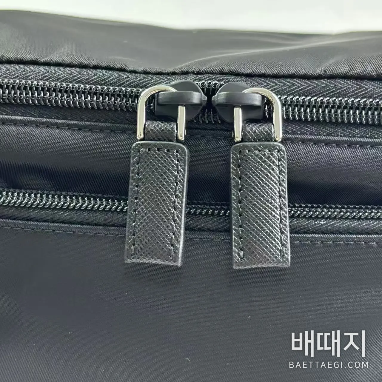 프라다 2vh994 바이커 미듐 (사슬) 검수사진 8